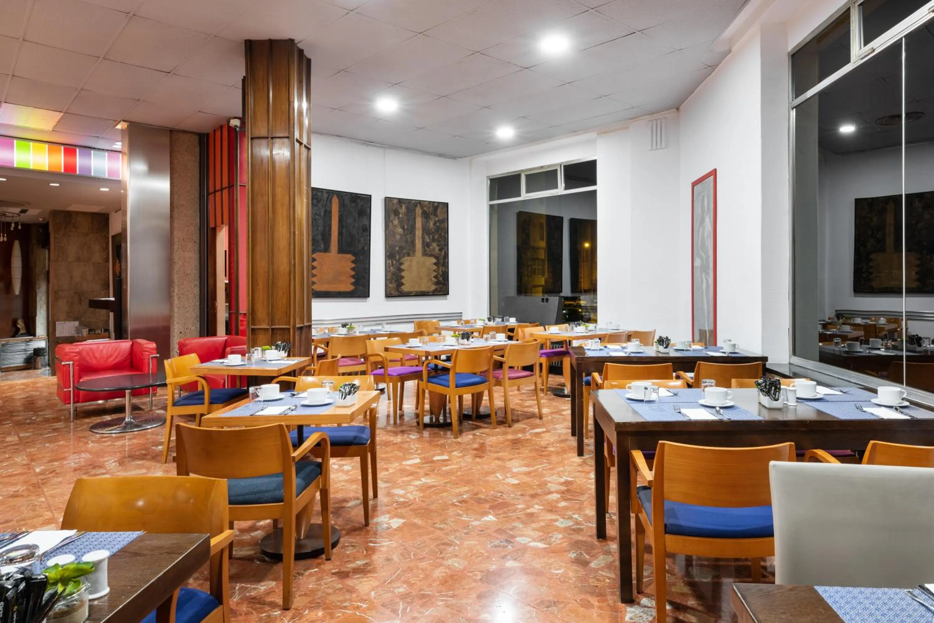 Buffet breakfast in Crisol Quindós