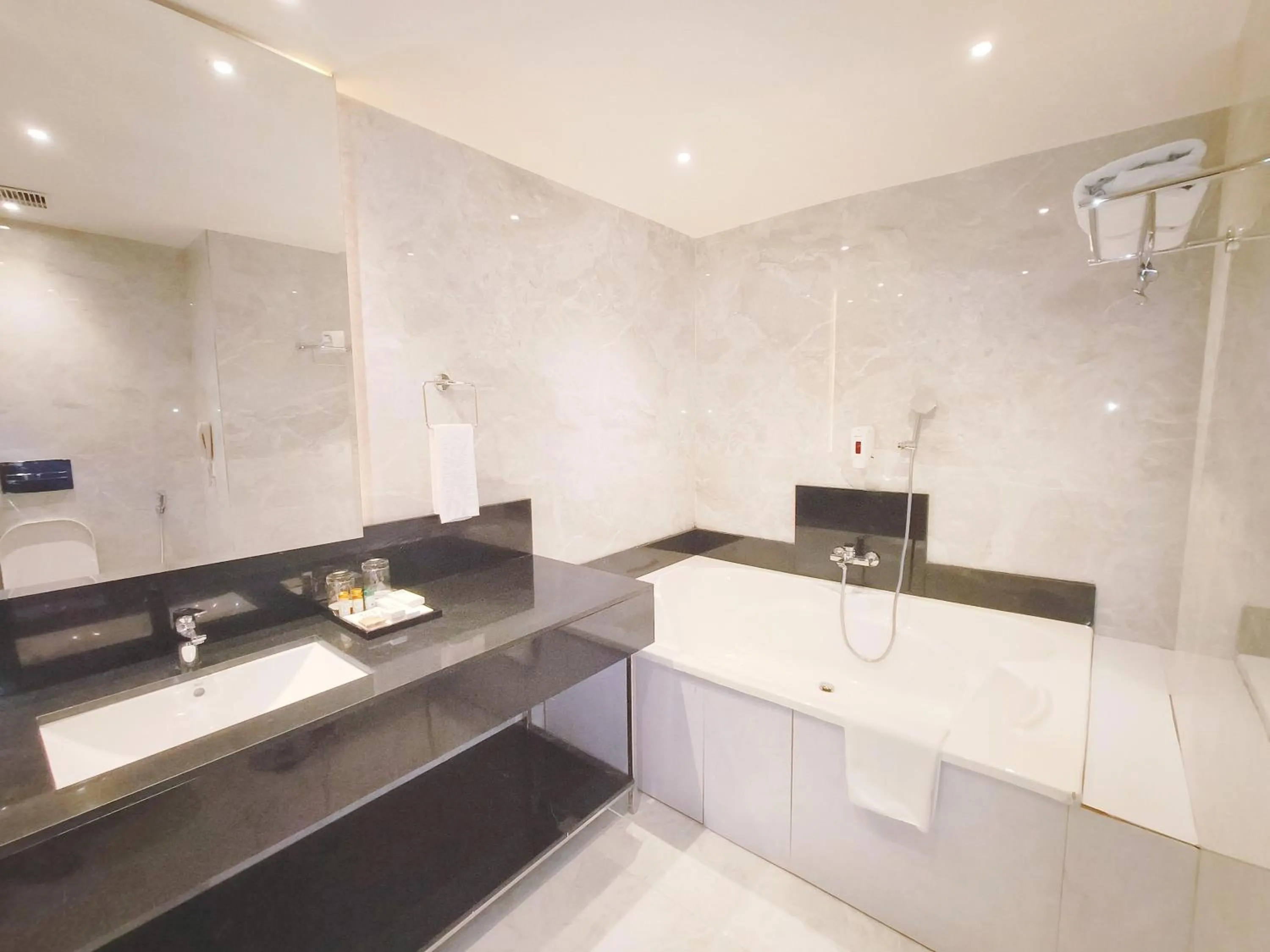 Bathroom in Mariton Hotel