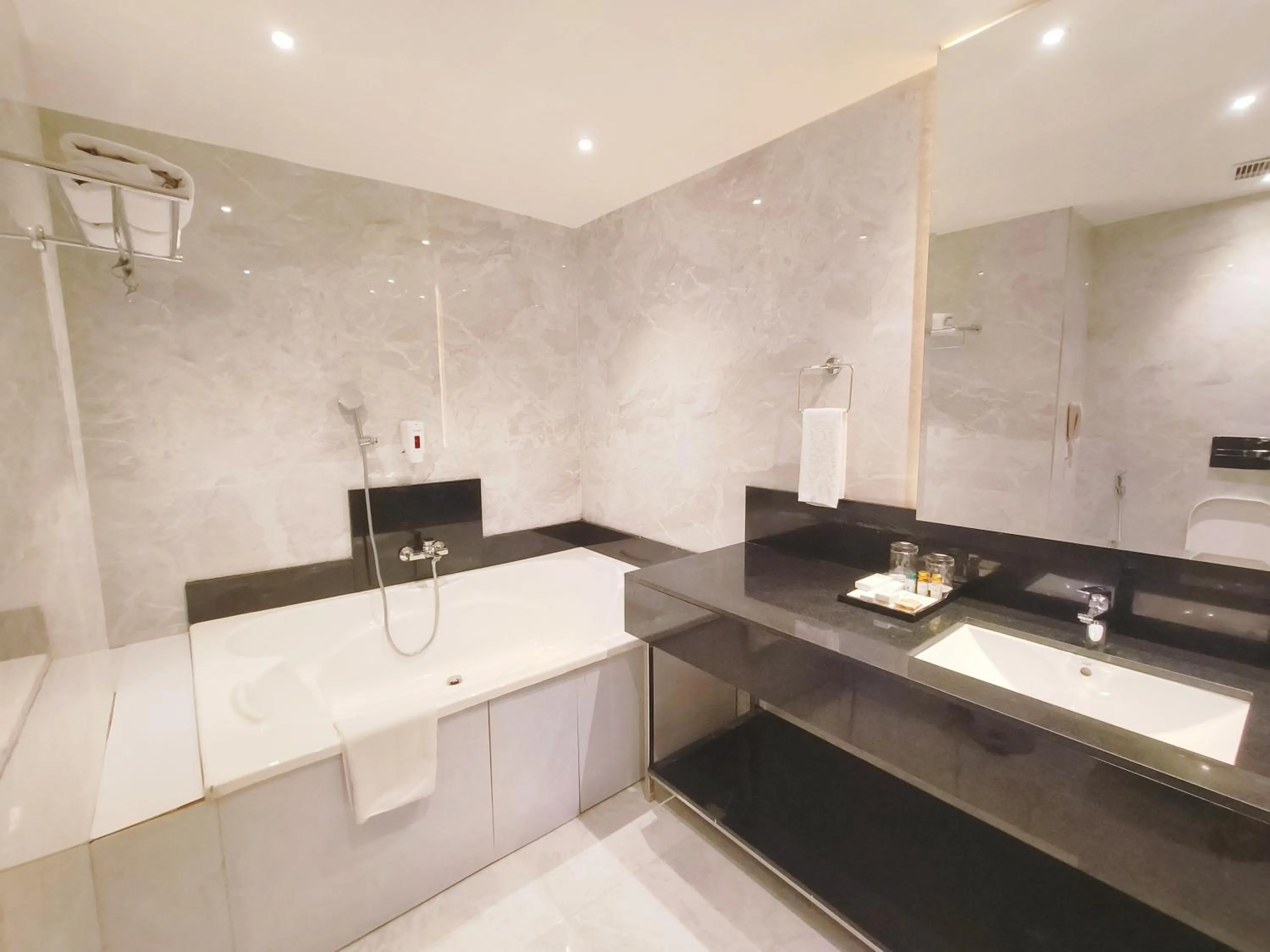 Bath in Mariton Hotel