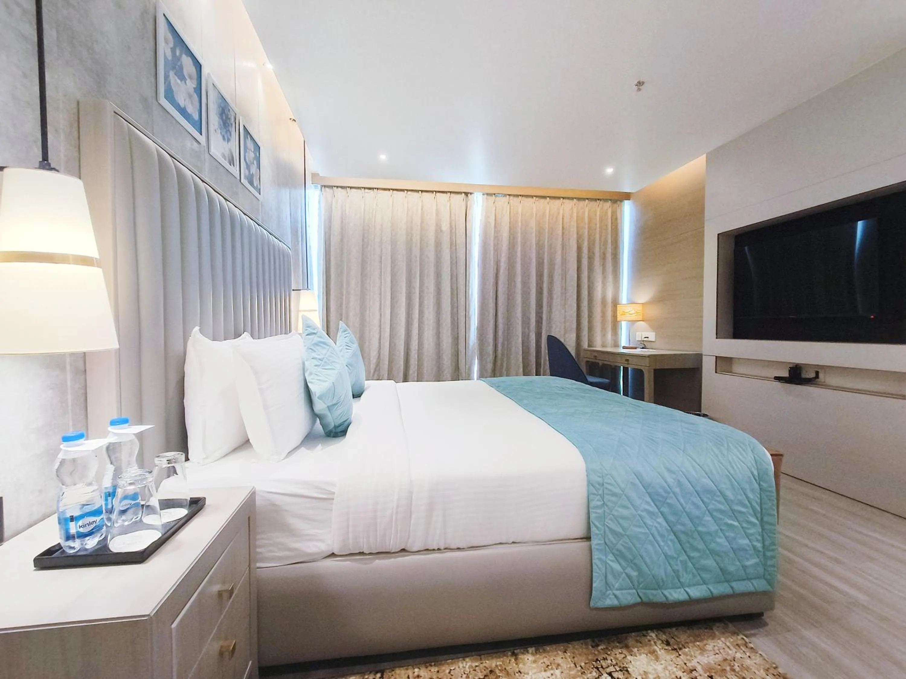 Bed in Mariton Hotel