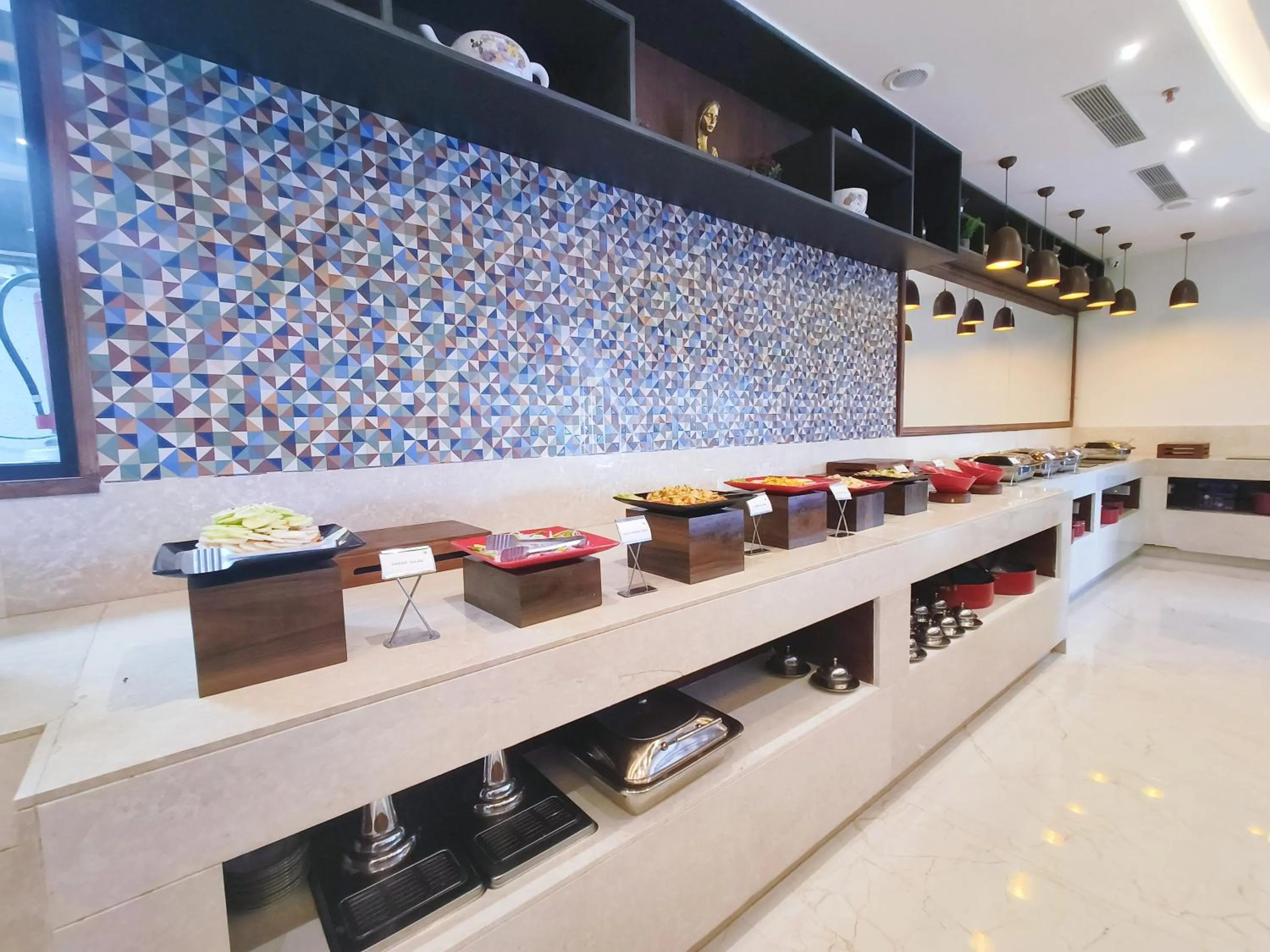 Buffet breakfast in Mariton Hotel