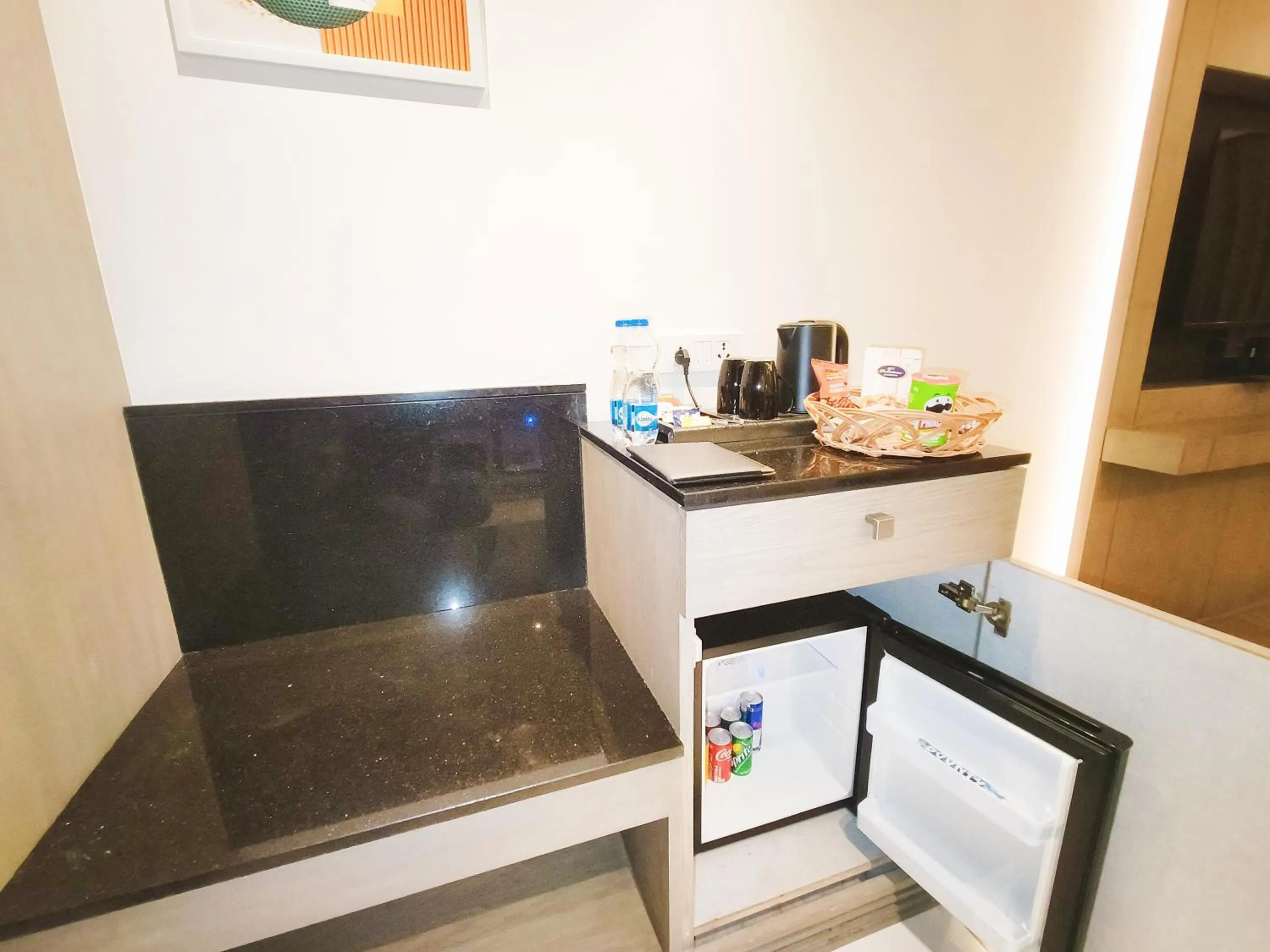 TV and multimedia in Mariton Hotel