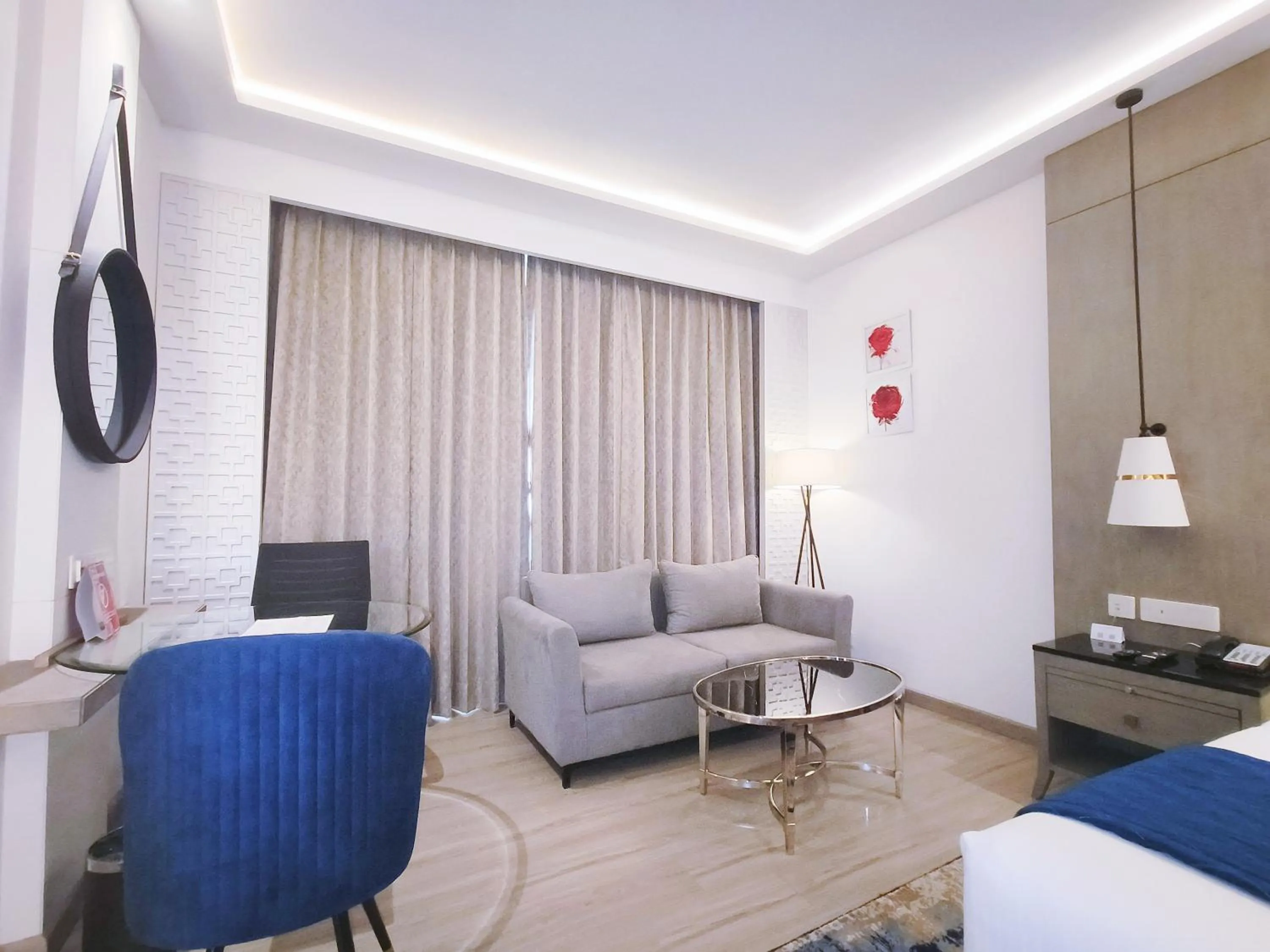 TV and multimedia in Mariton Hotel