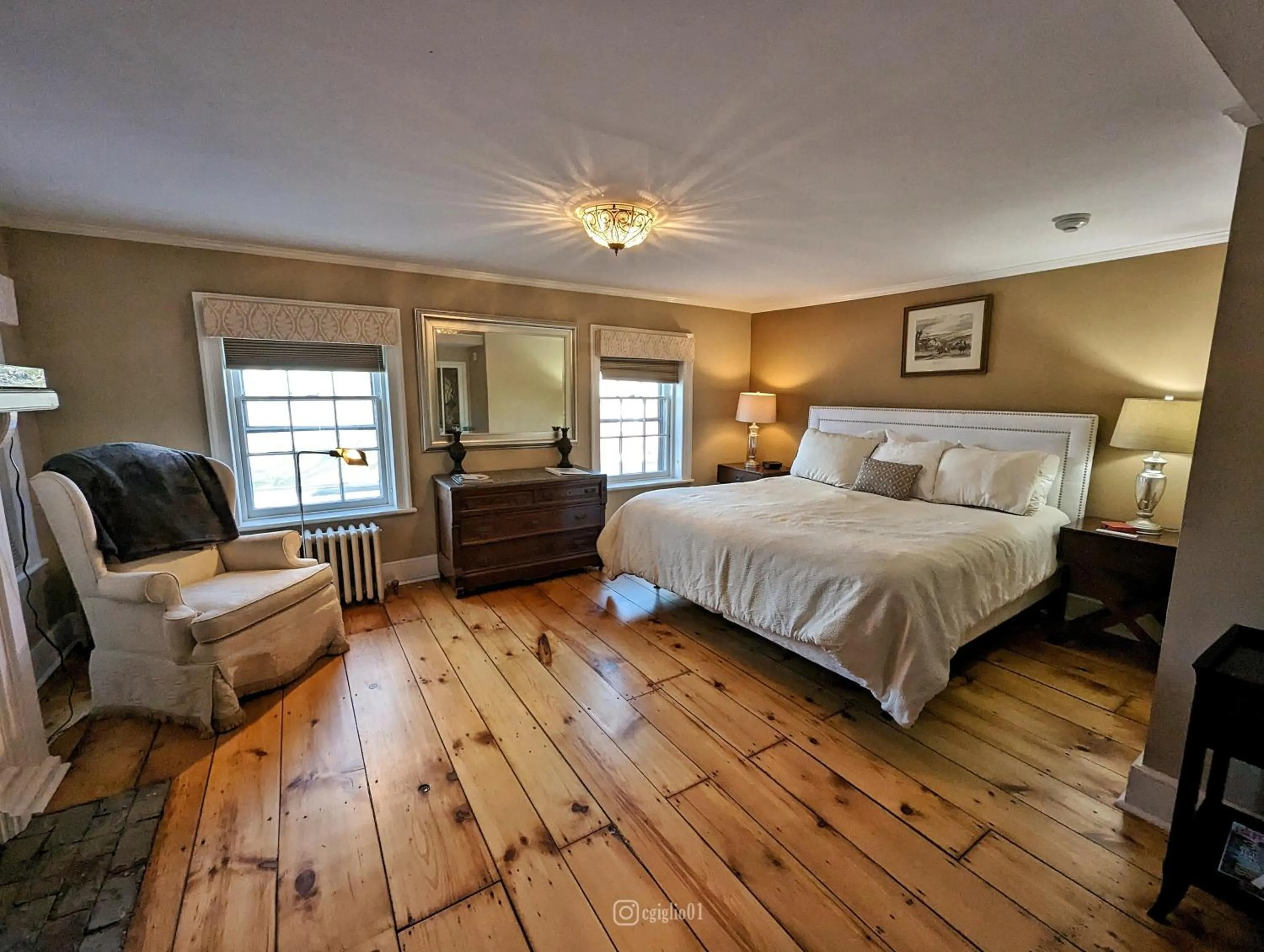 Bedroom, Bed in Cromwell Manor Inn
