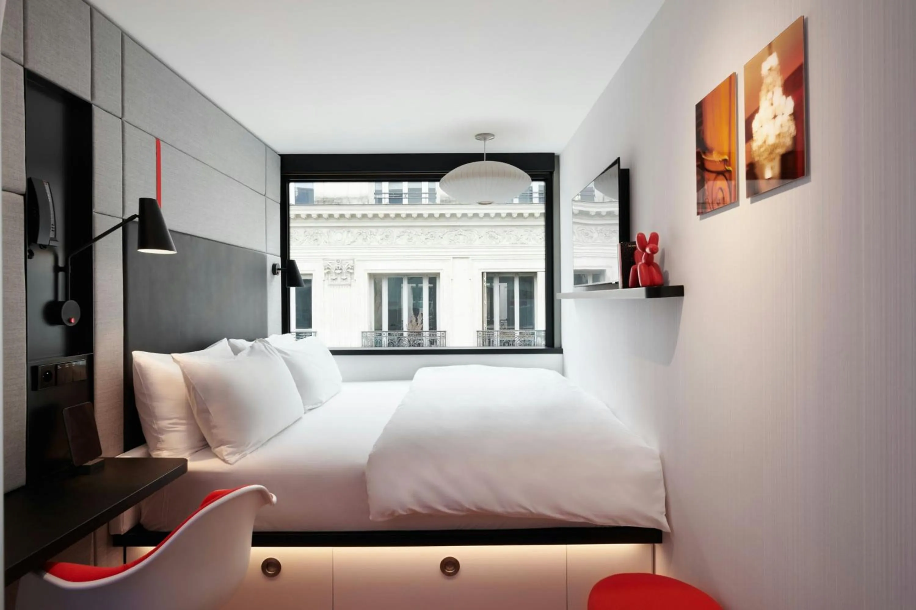 Bedroom, Bed in citizenM Paris Opera