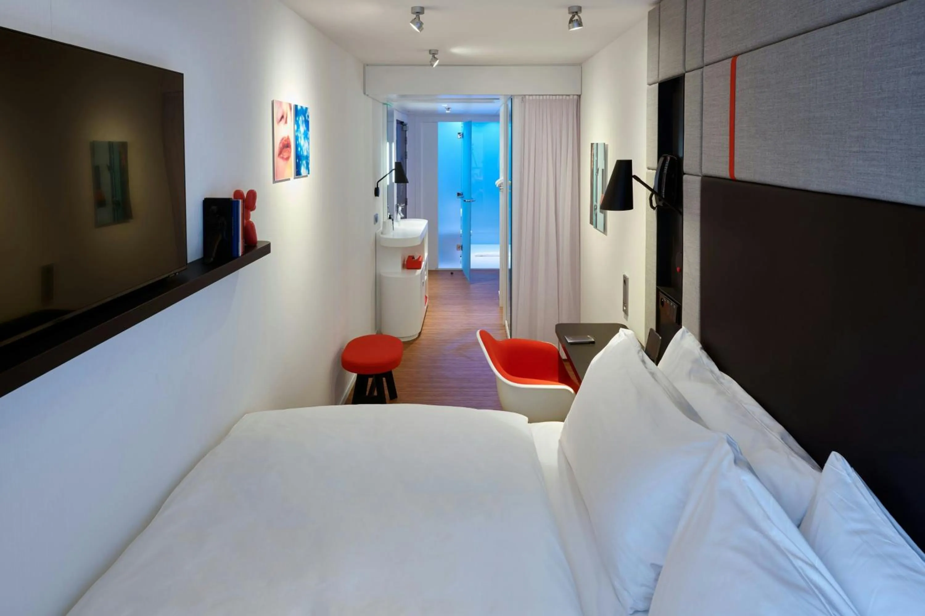 Bedroom, Bed in citizenM Paris Opera
