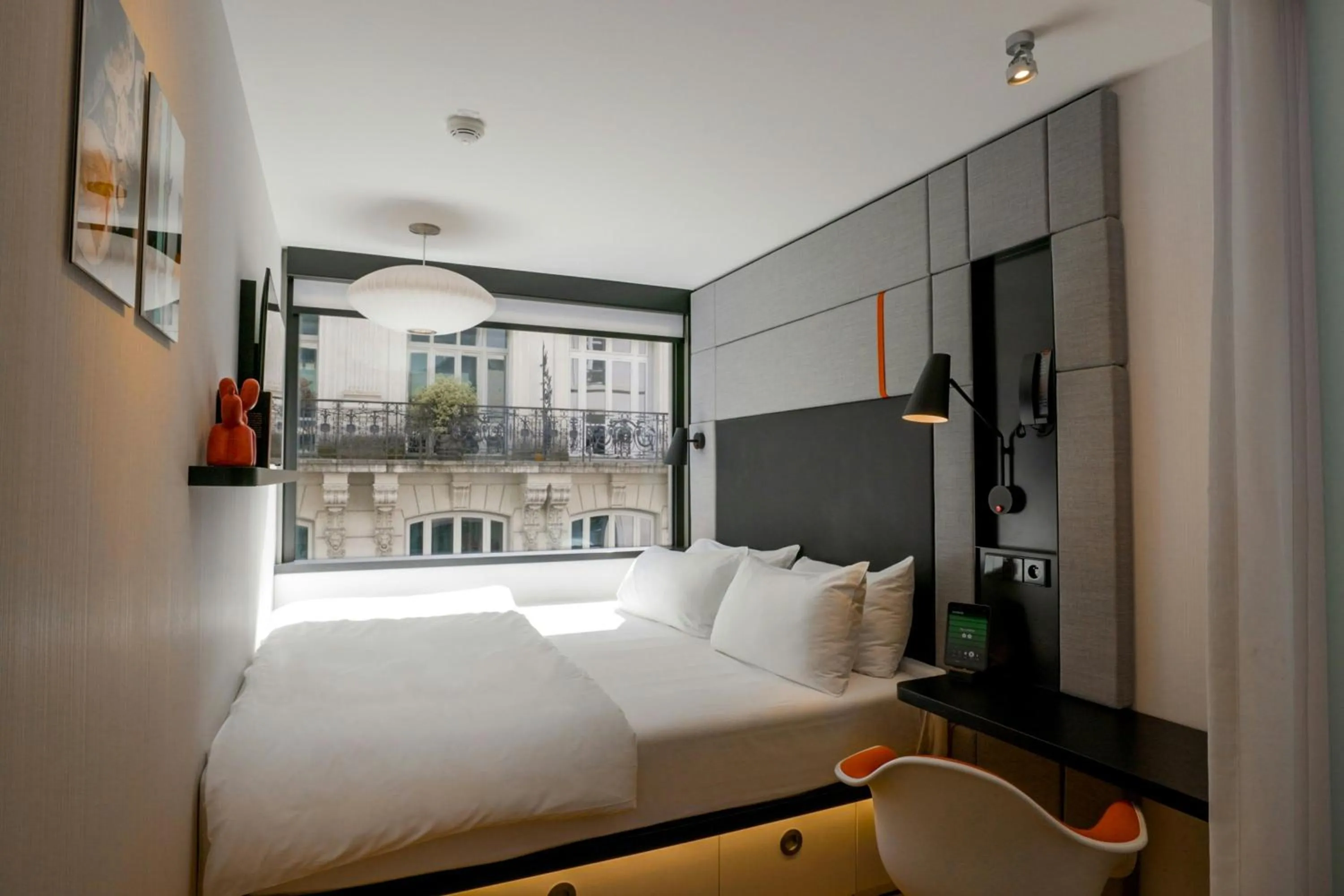 Bedroom, Bed in citizenM Paris Opera
