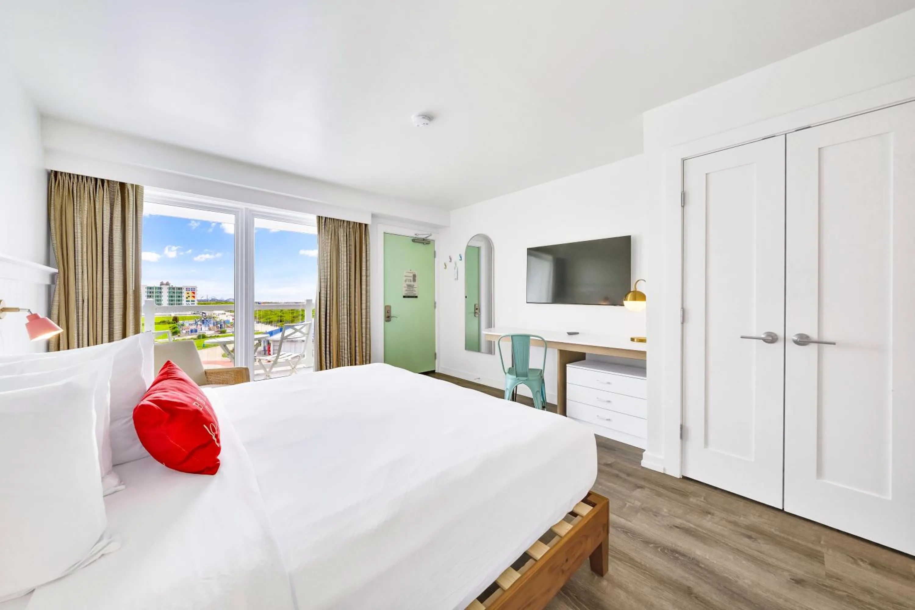 Bedroom, Bed in Madison Resort Wildwood Crest