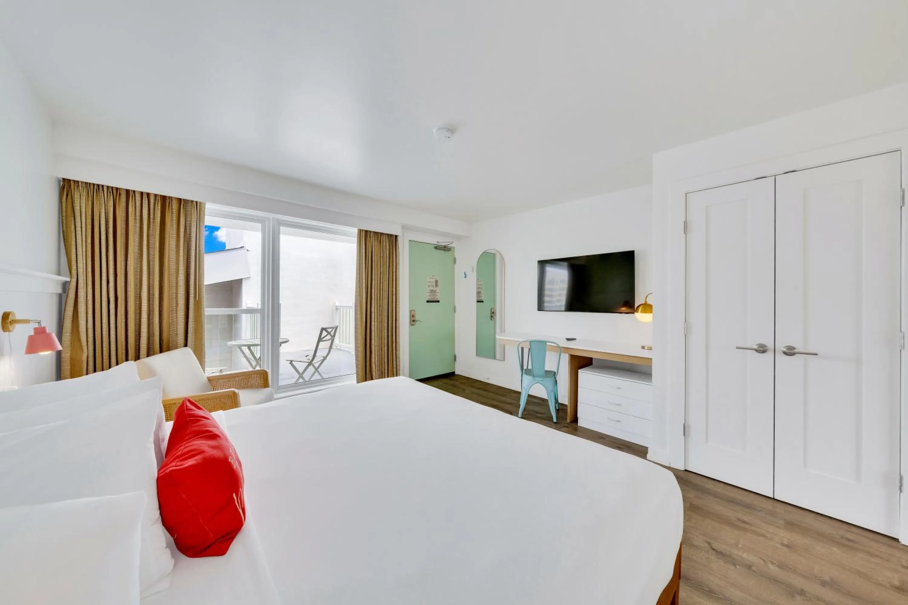 Bedroom, Bed in Madison Resort Wildwood Crest