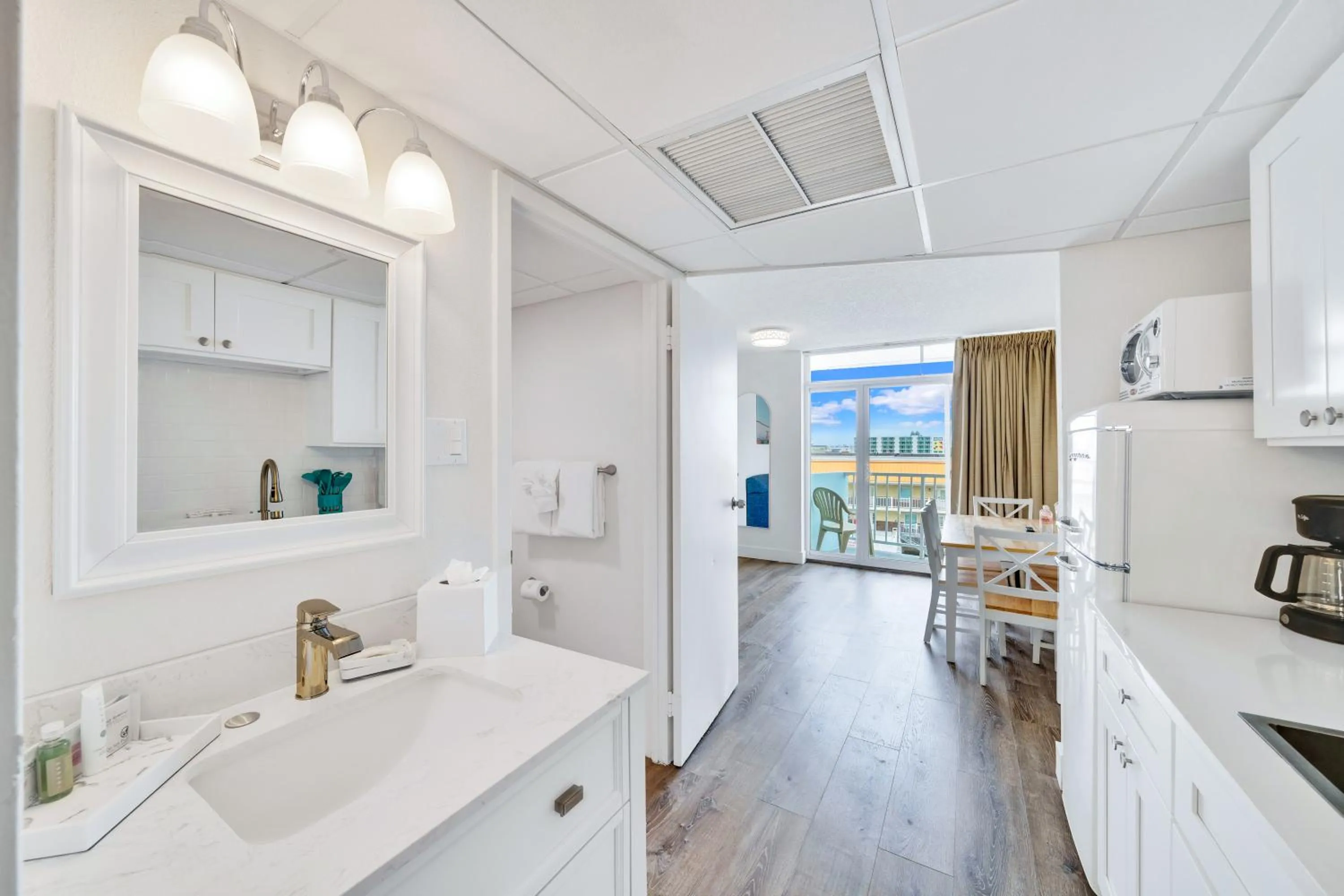 Kitchen or kitchenette in Madison Resort Wildwood Crest