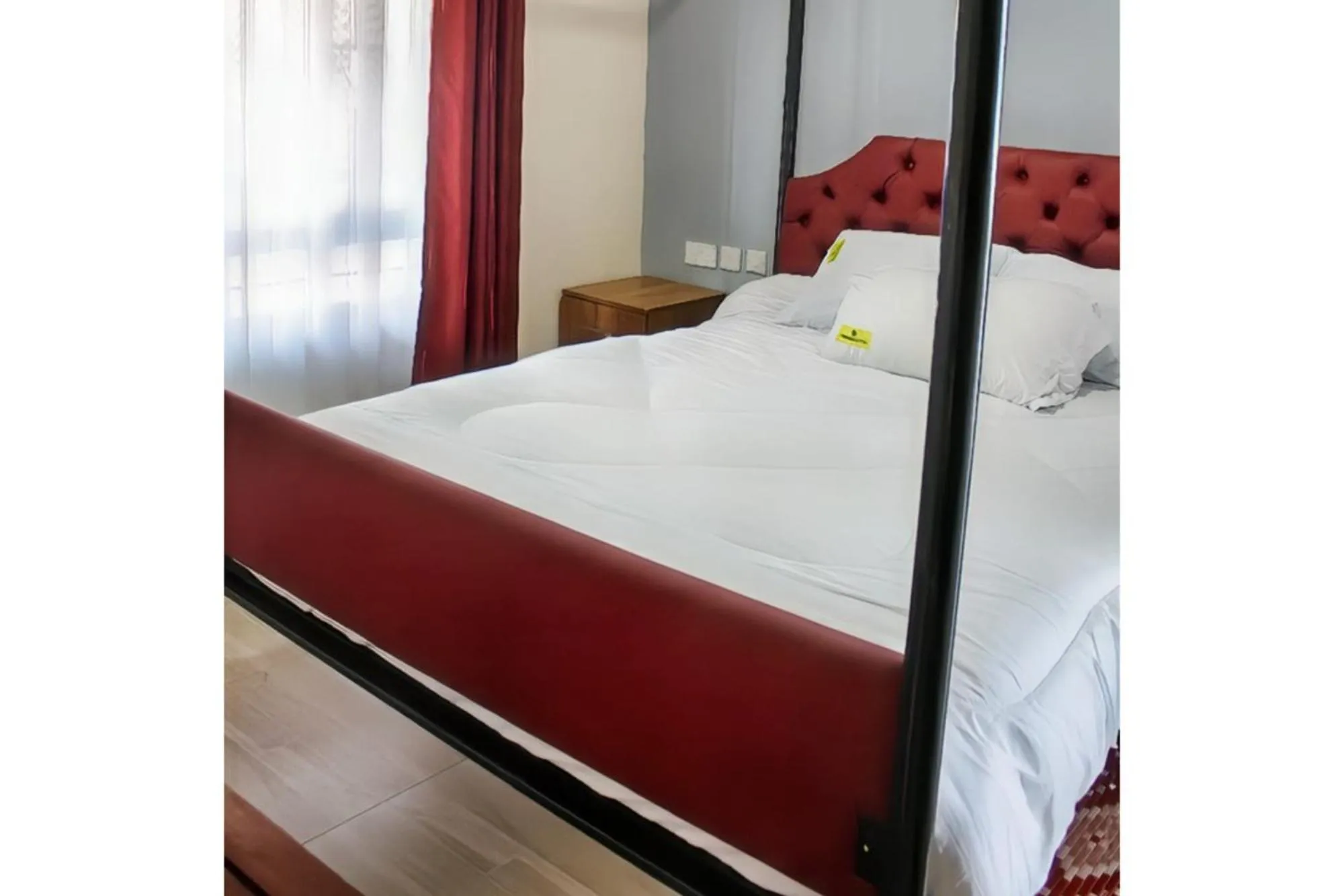 Communal lounge/ TV room in Toque Hotel