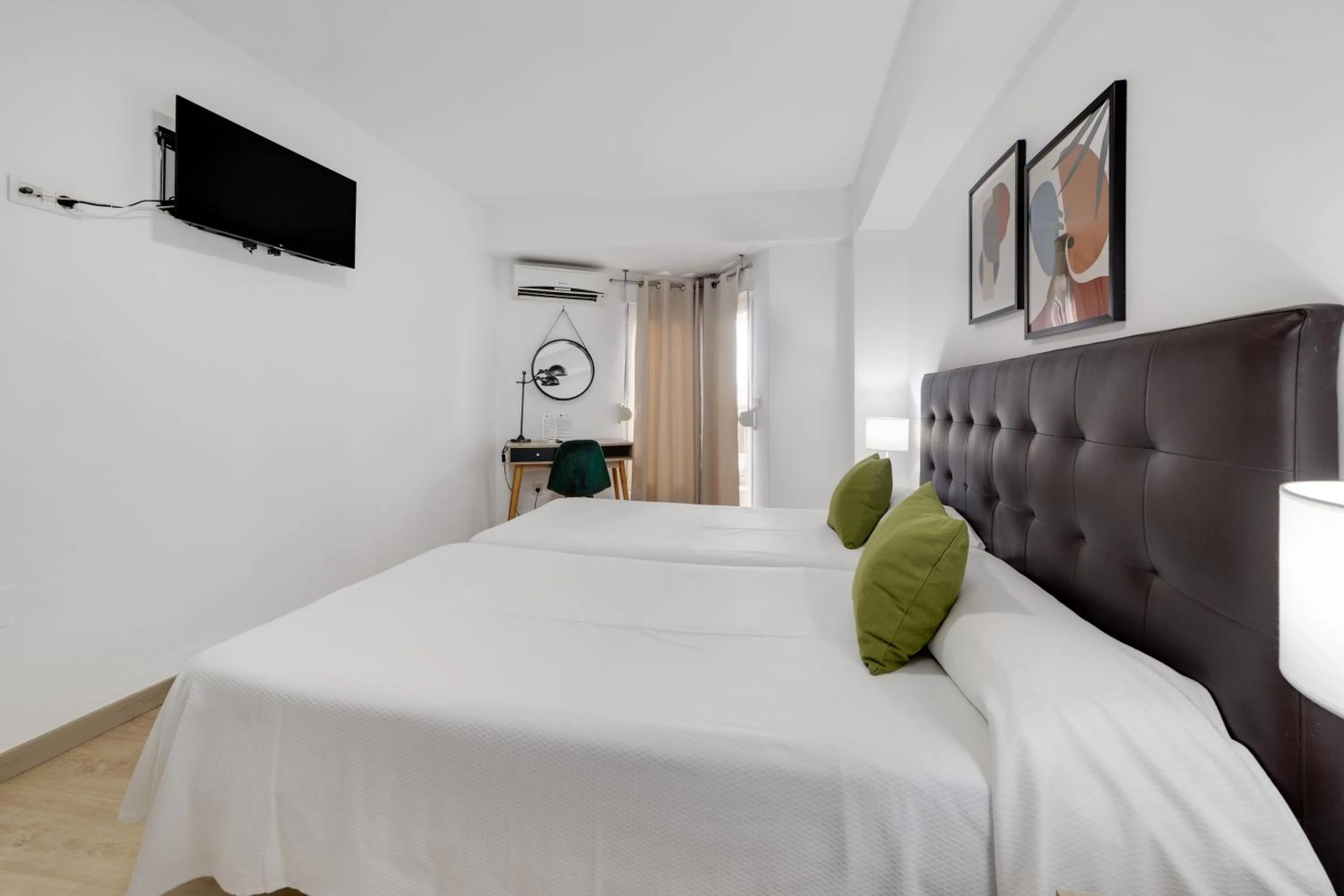 Bedroom, Bed in Hotel Madrid