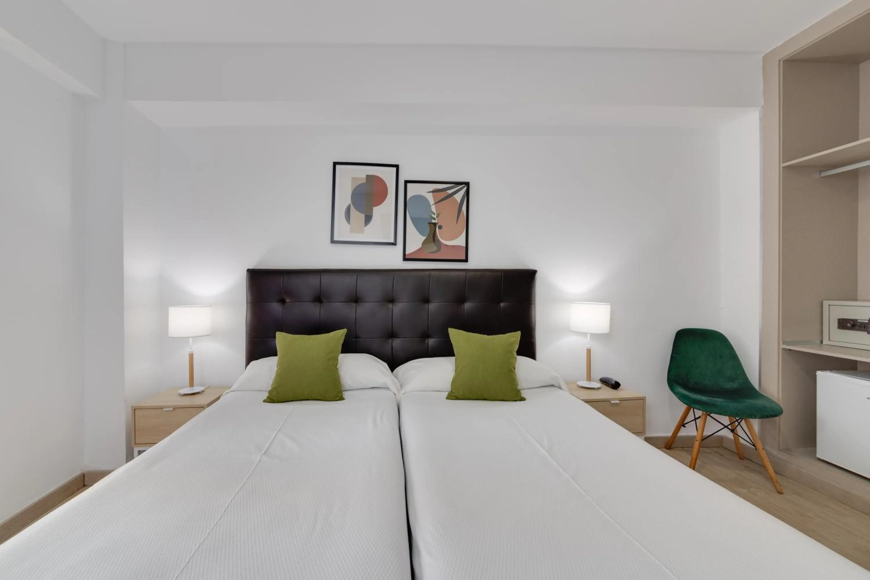 Bedroom, Bed in Hotel Madrid