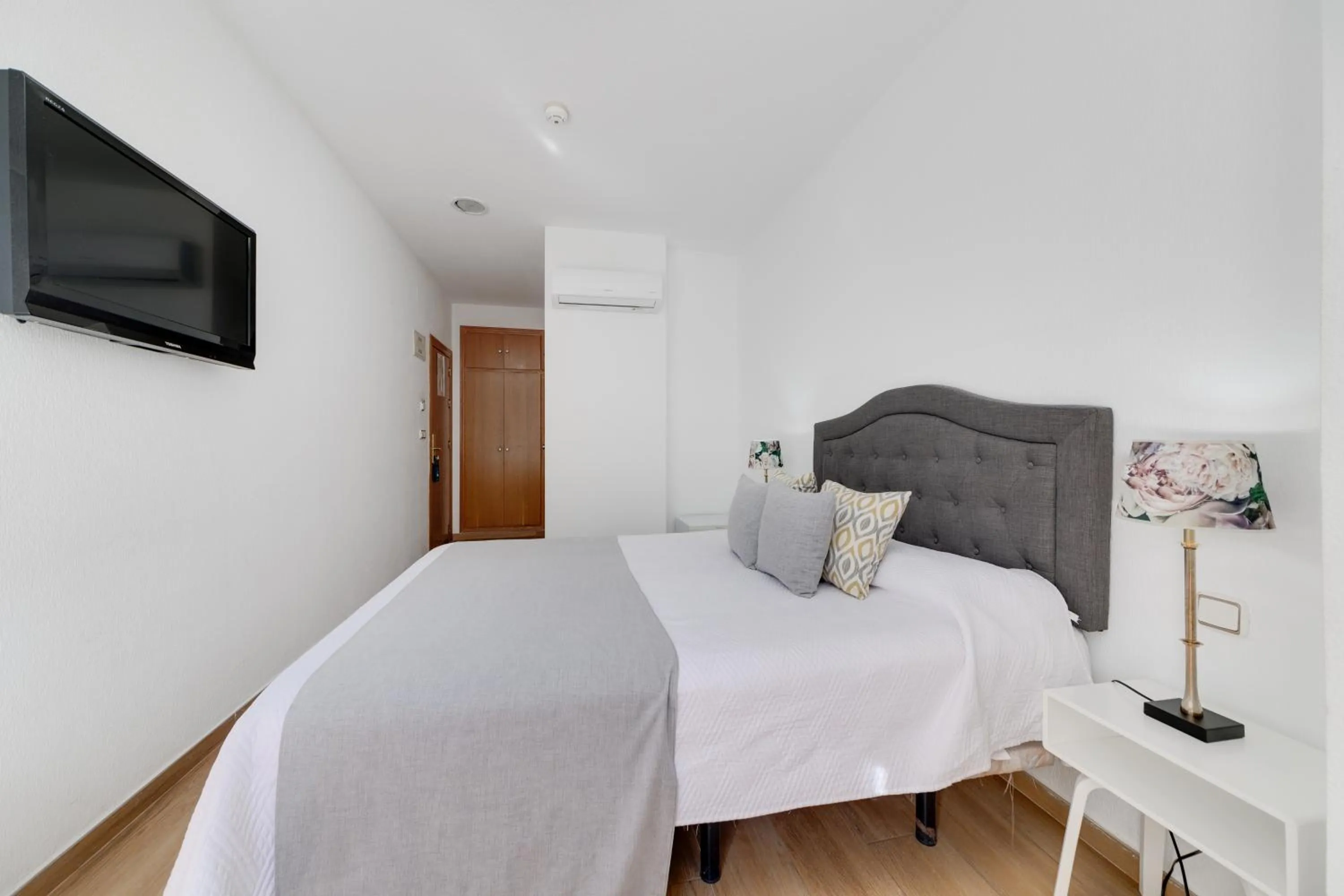 Bedroom, Bed in Hotel Madrid