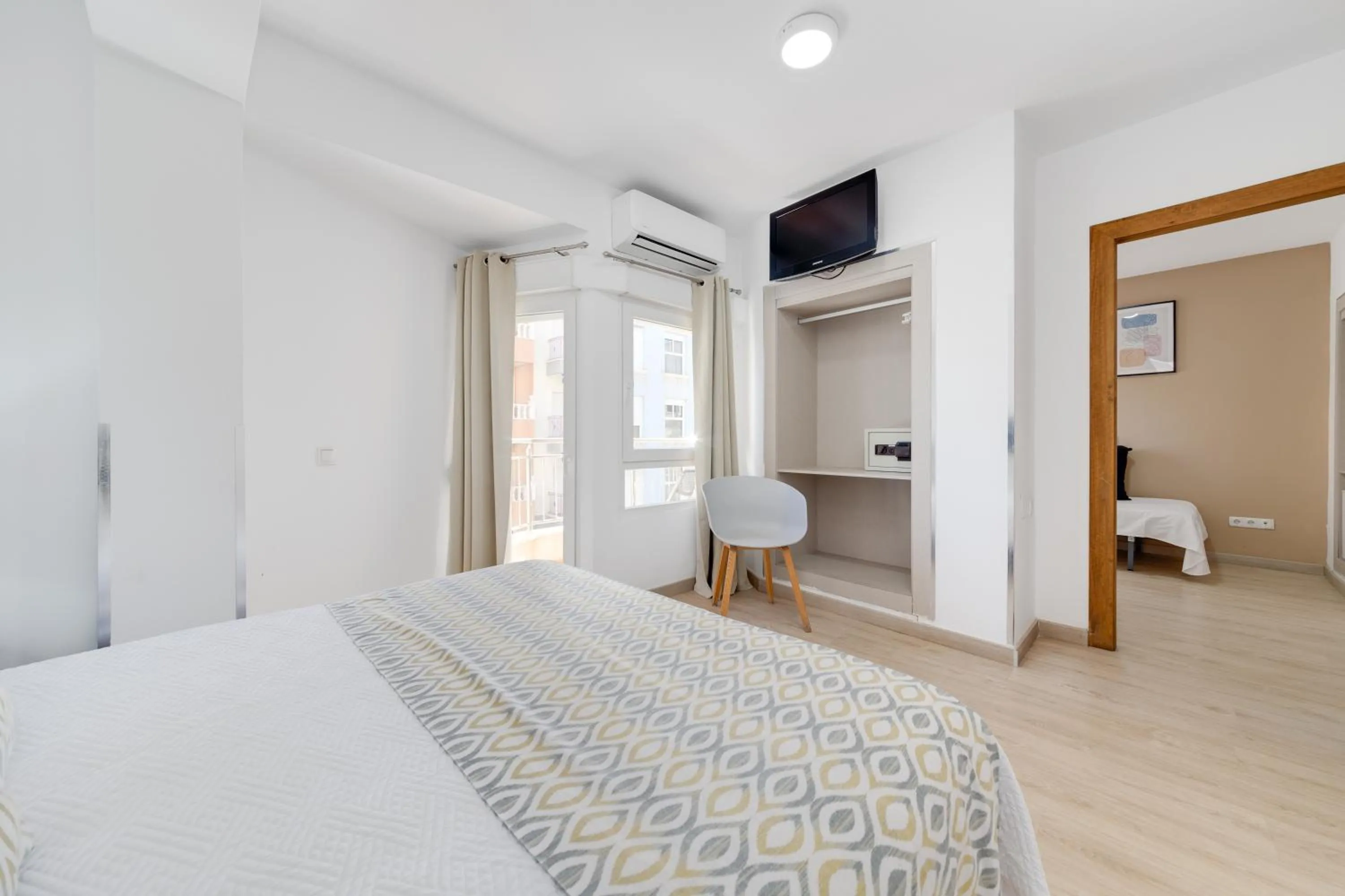 Bedroom, Bed in Hotel Madrid