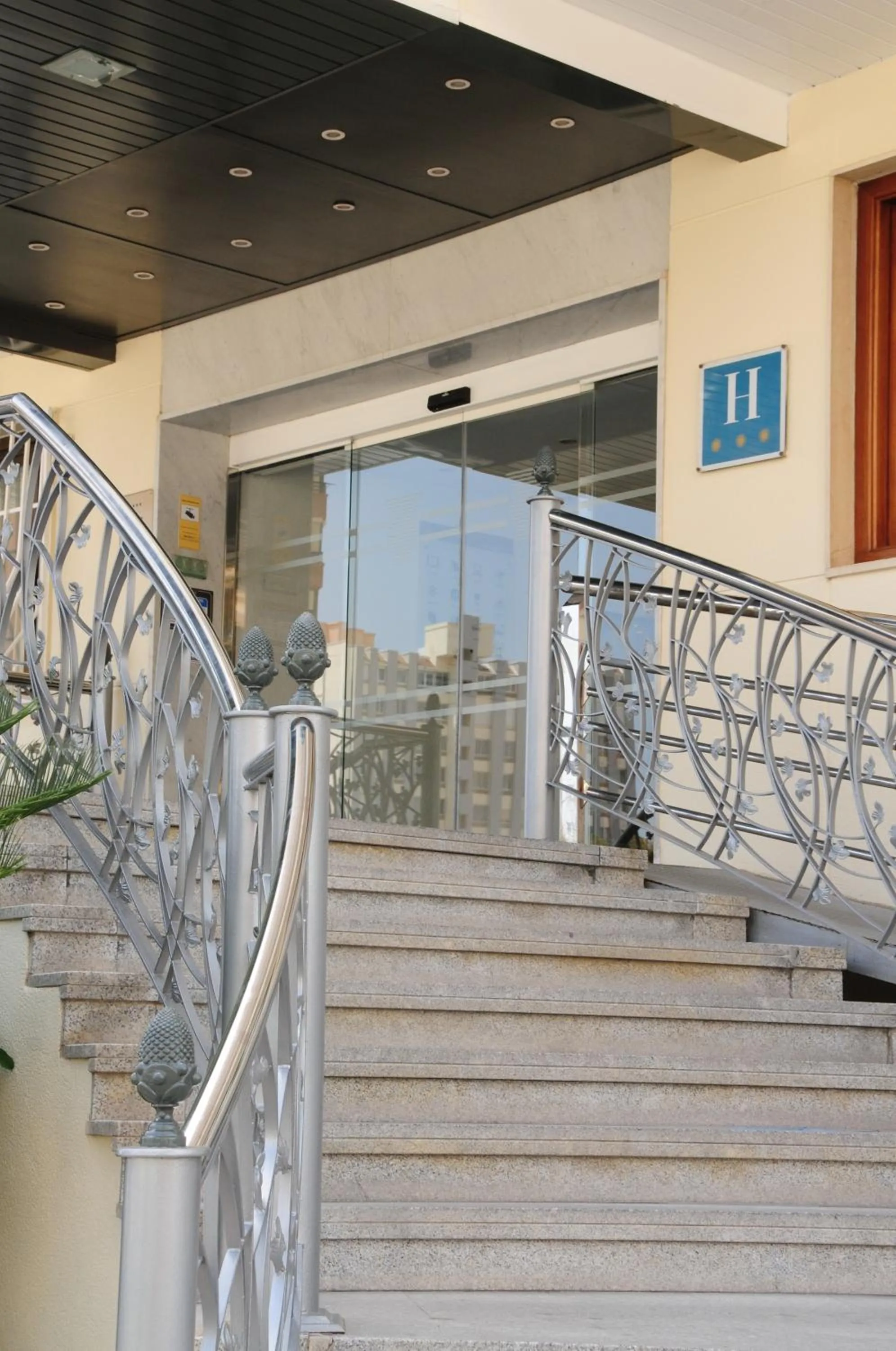 Facade/entrance in Prince Park