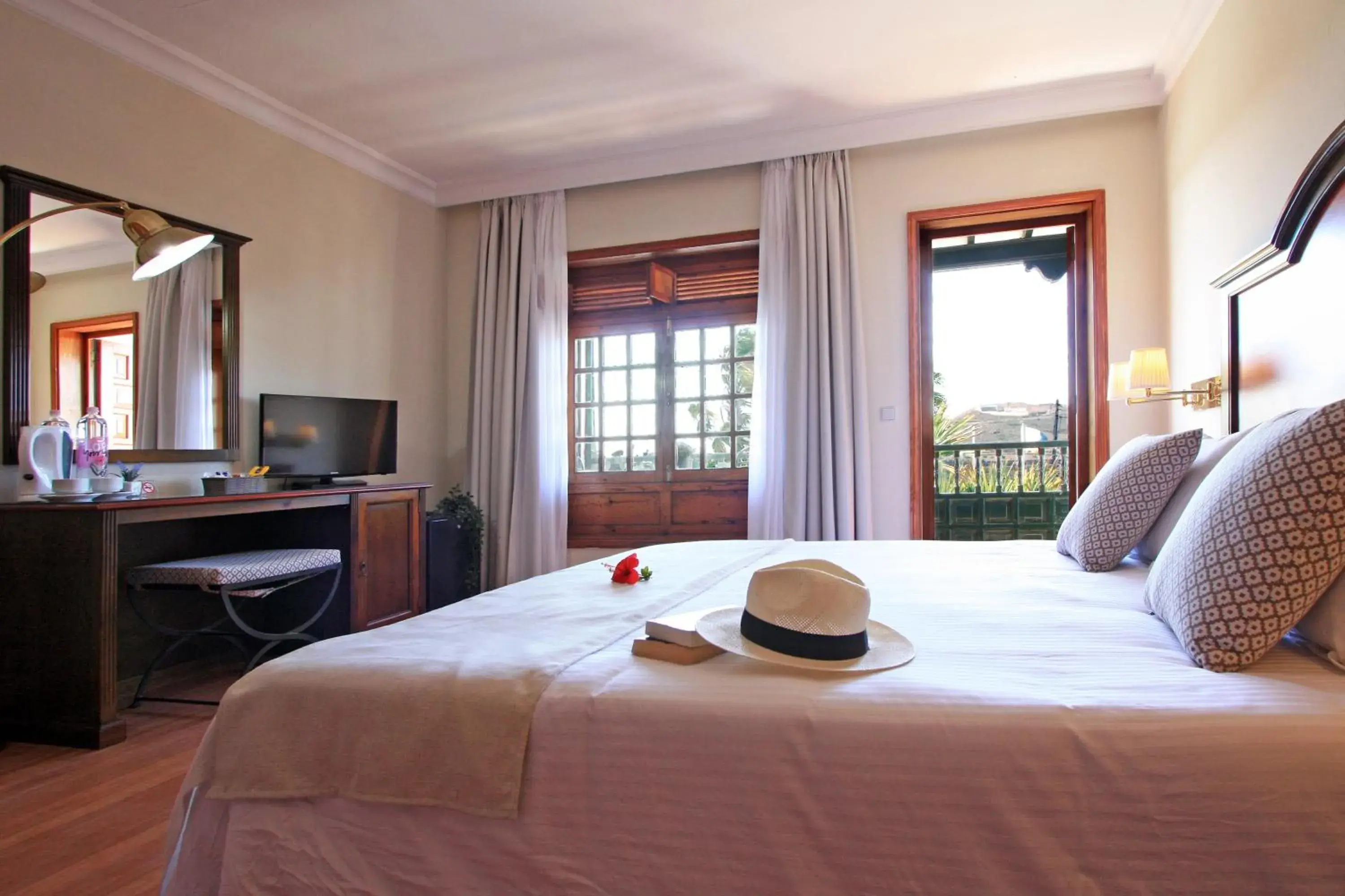 Superior Triple Room in Hotel Rural Finca de La Florida Superior Triple Room in Hotel Rural Finca de La Florida