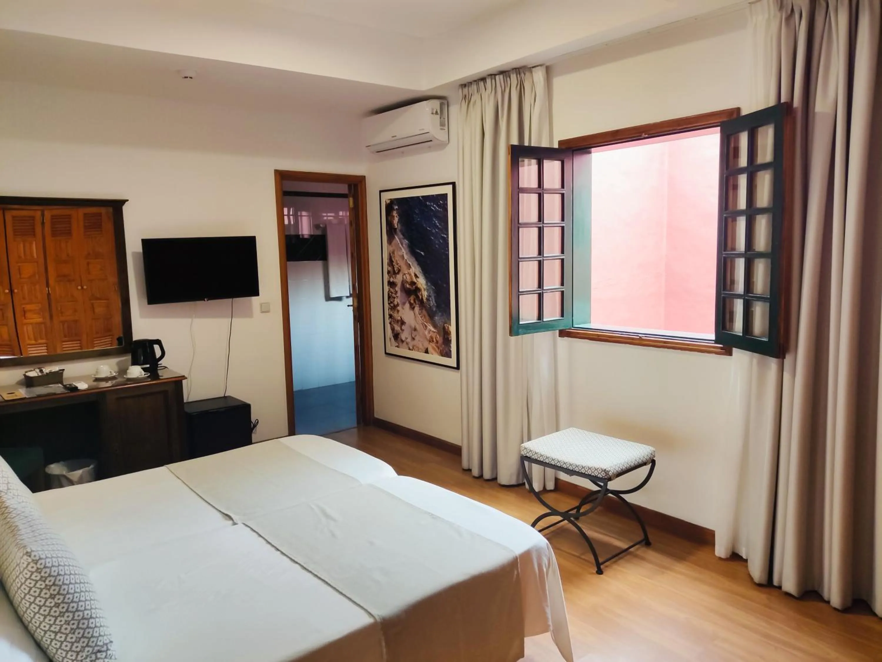 Patio, Bed in Hotel Rural Finca de La Florida