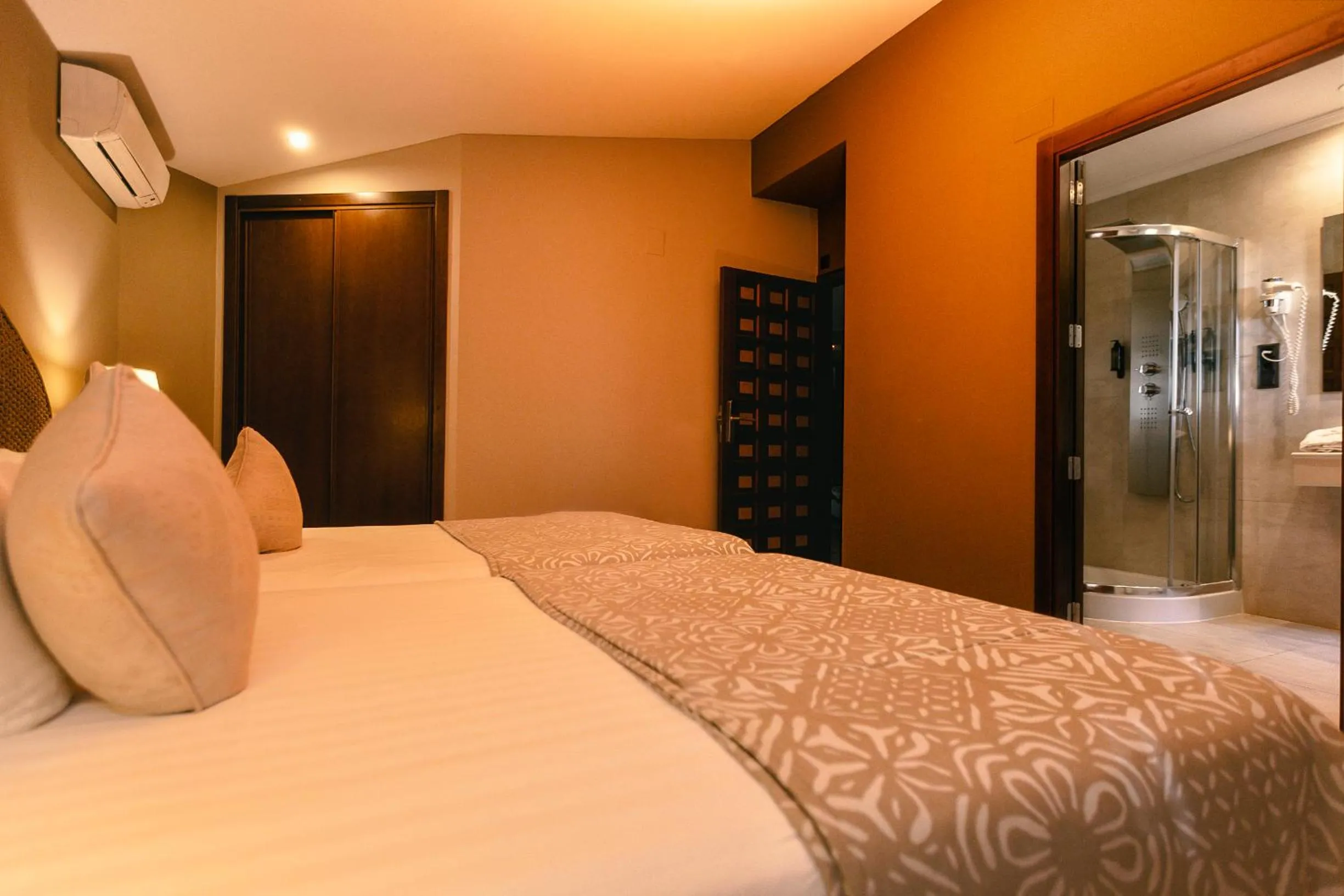 Bed in SWISS MORAIRA HOTEL & SPA - Adults only