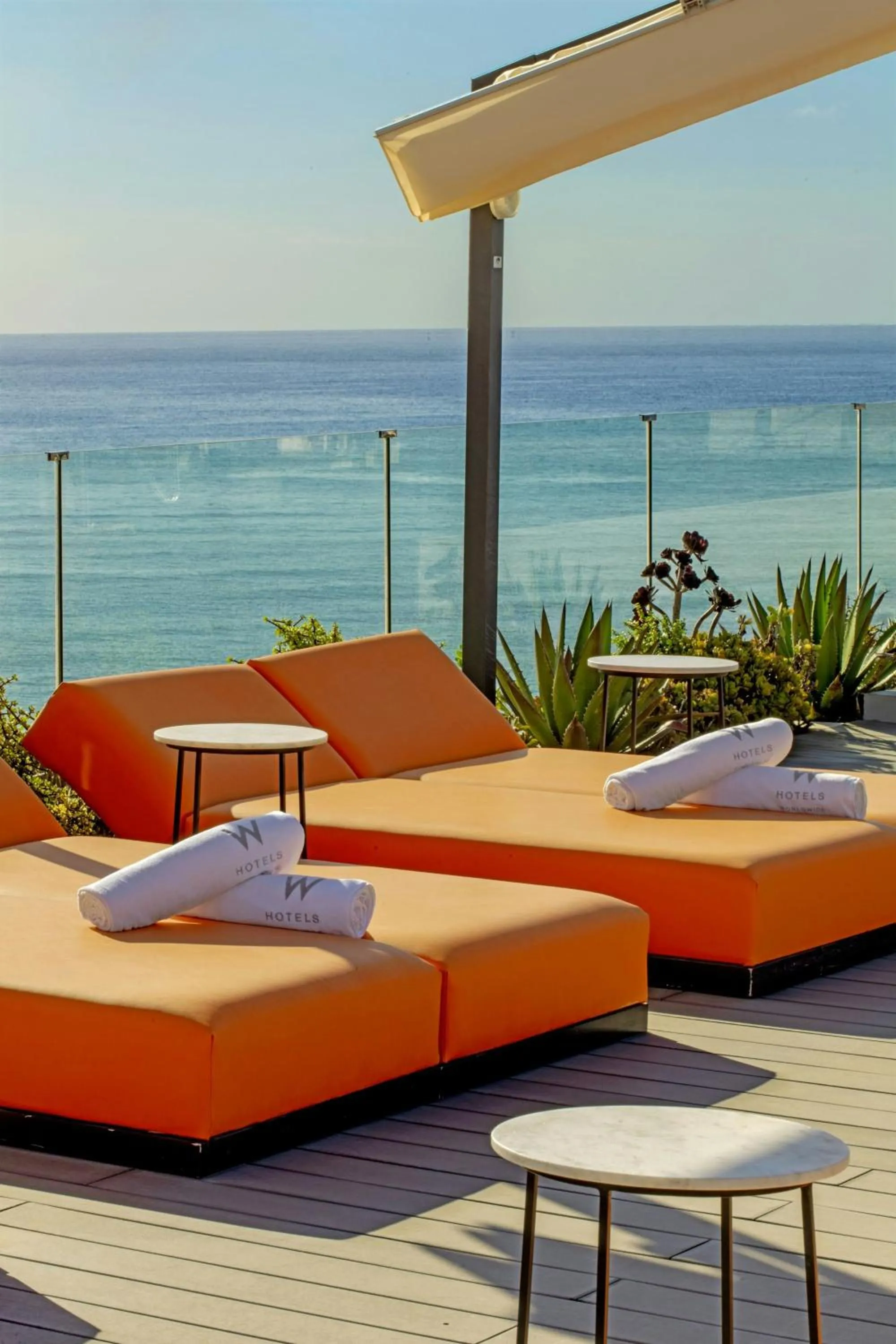 Lounge or bar in W Ibiza