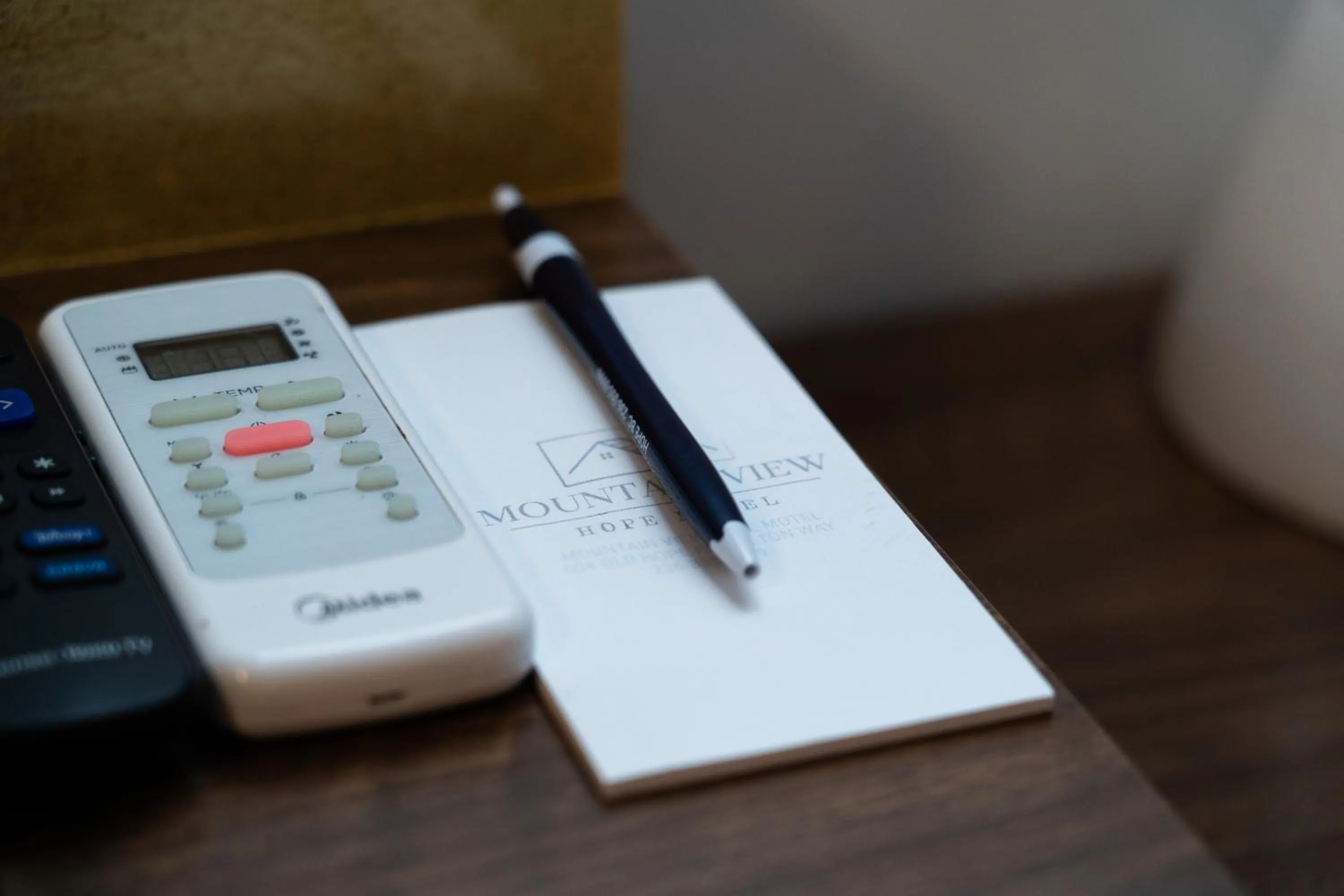 Text overlay in Mountain View Hope Motel