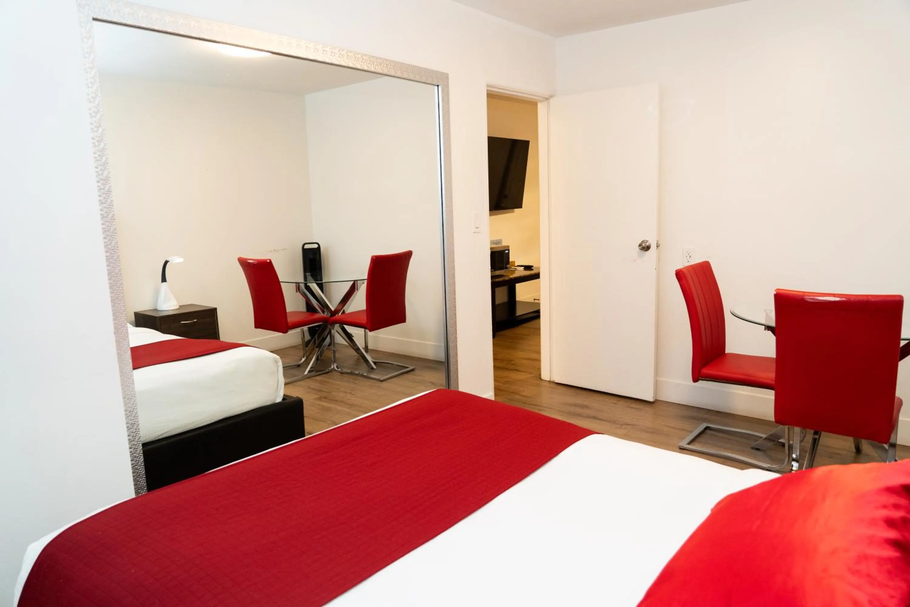 Bedroom, Bed in Mountain View Hope Motel