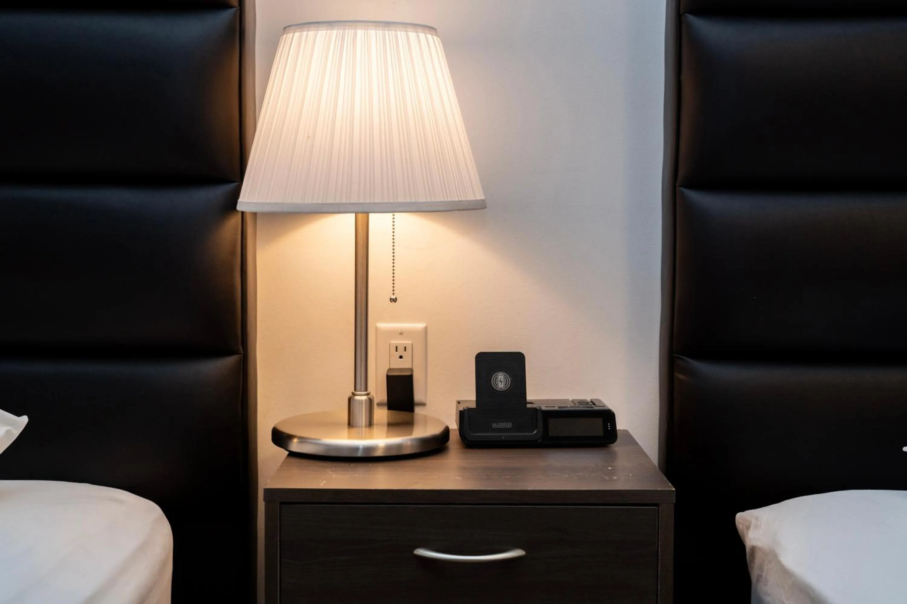 Photo of the whole room, Bed in Mountain View Hope Motel