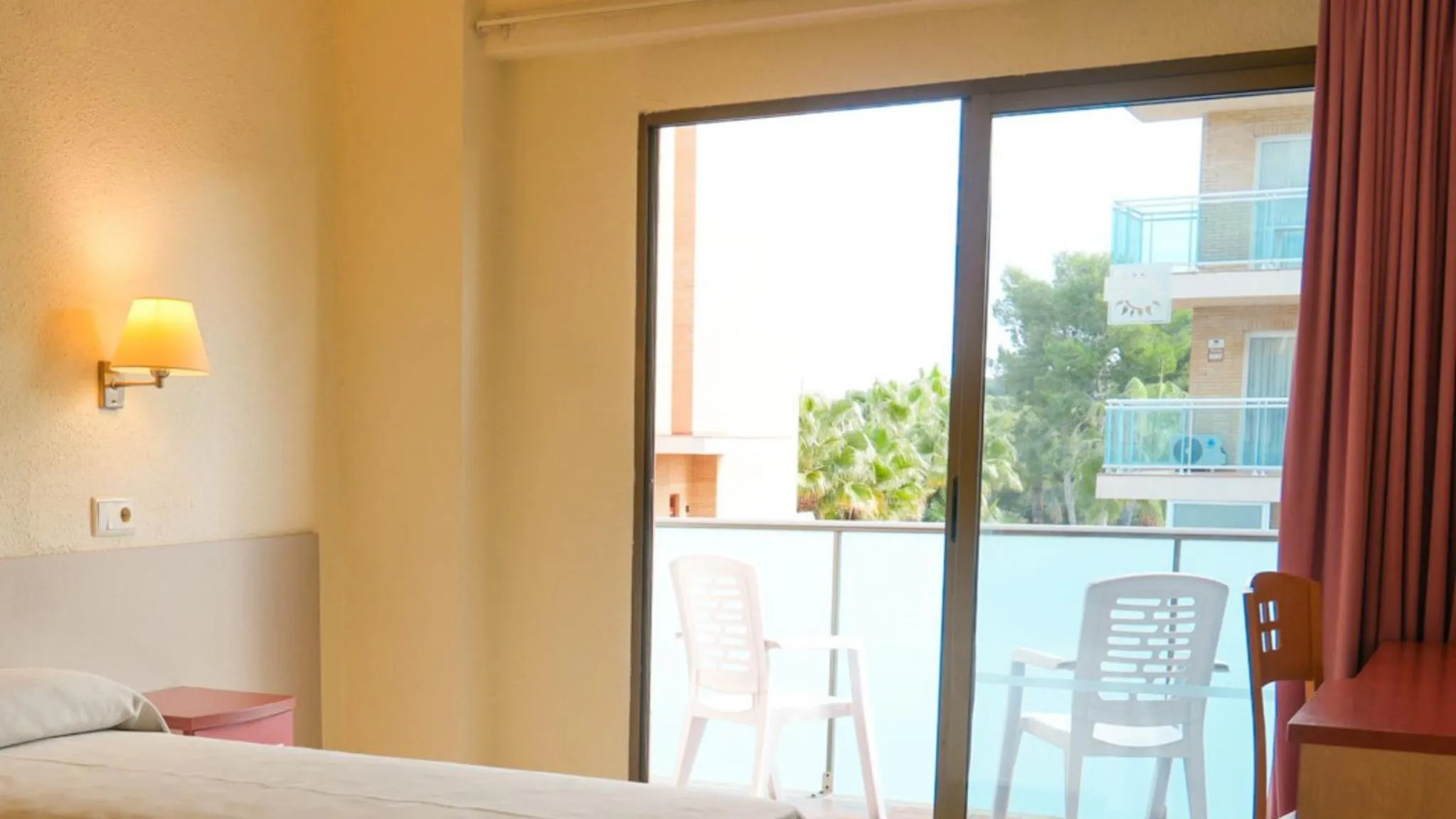 Photo of the whole room, Bed in htop Molinos Park #htopEnjoy