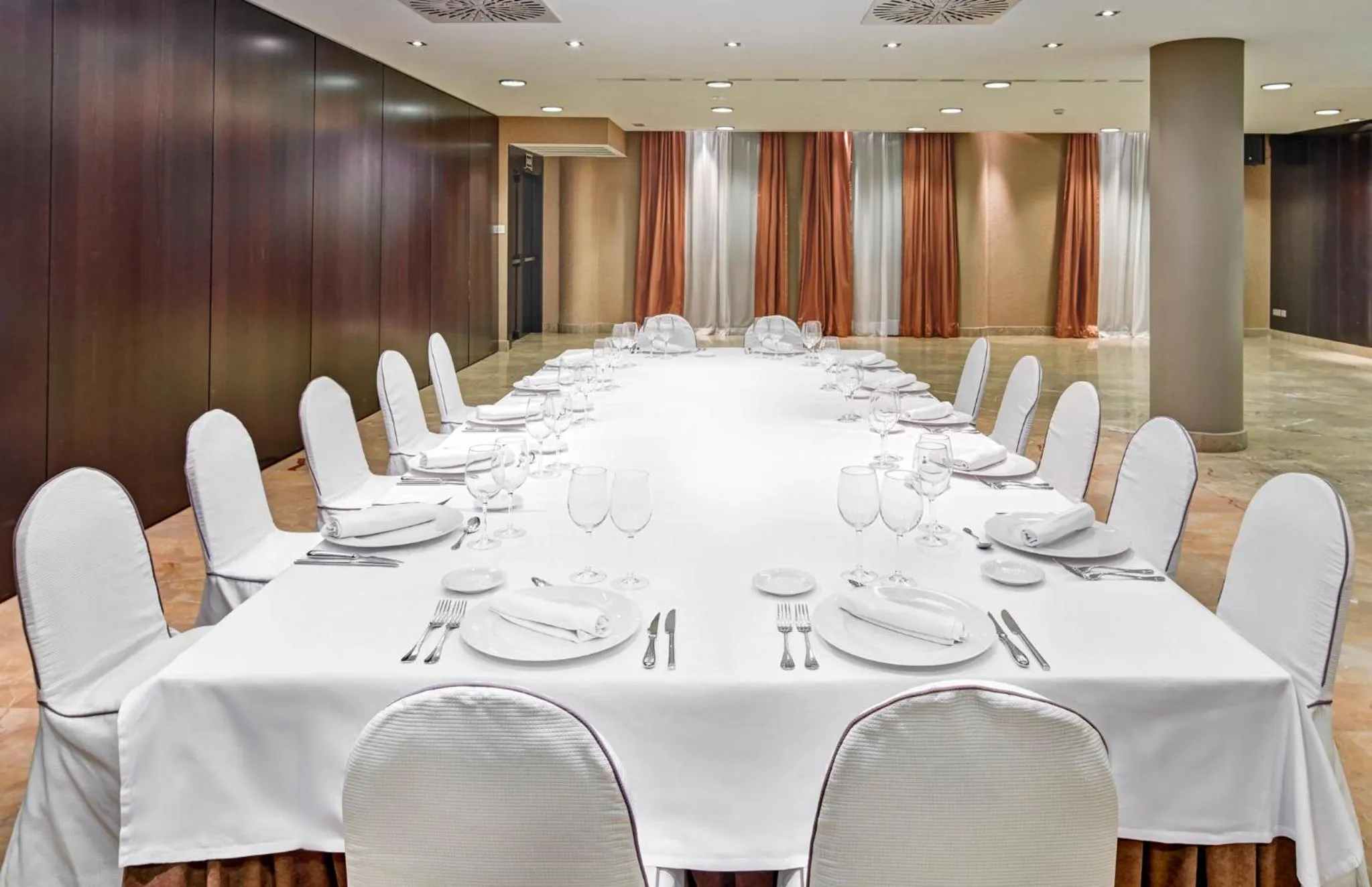 Meeting/conference room in Sercotel Puerta de la Catedral