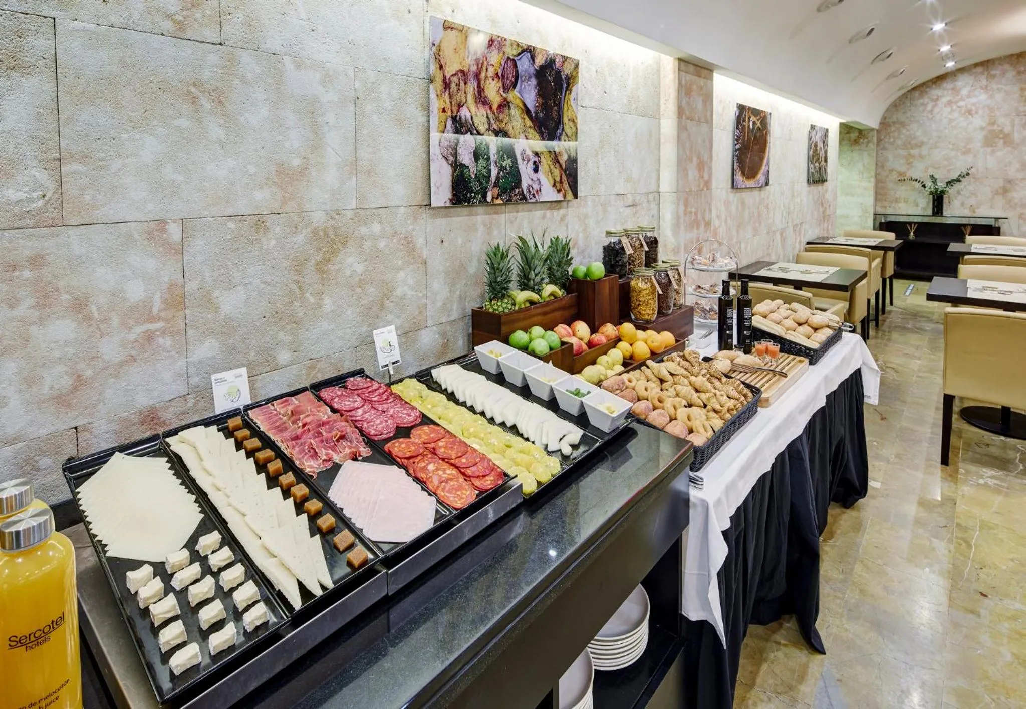 Breakfast in Sercotel Puerta de la Catedral