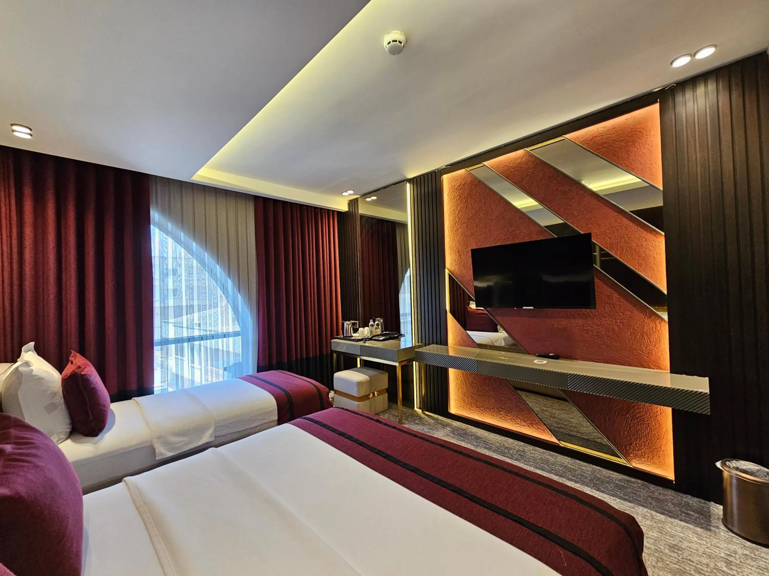 Photo of the whole room, Bed in Asur Imperıal Hotel