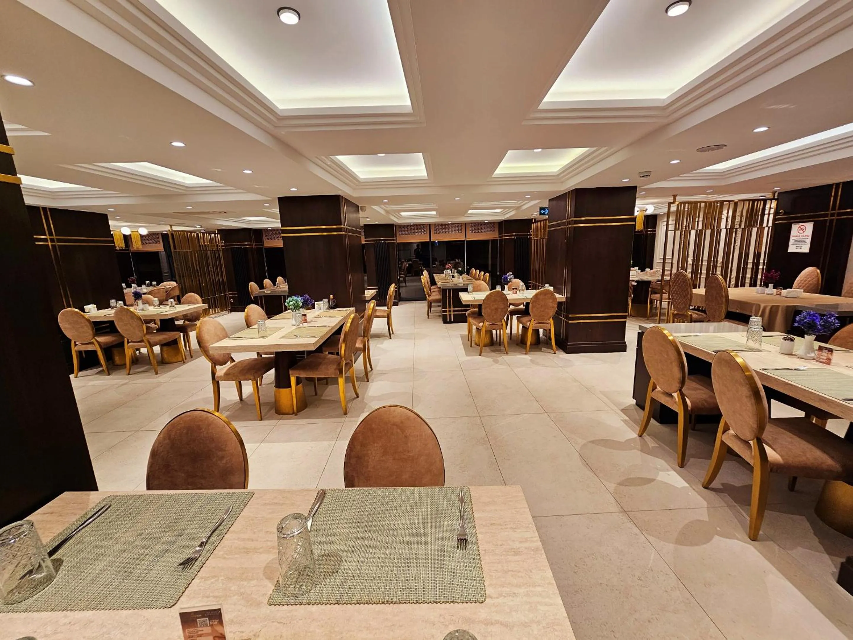 Restaurant/places to eat in Asur Imperıal Hotel