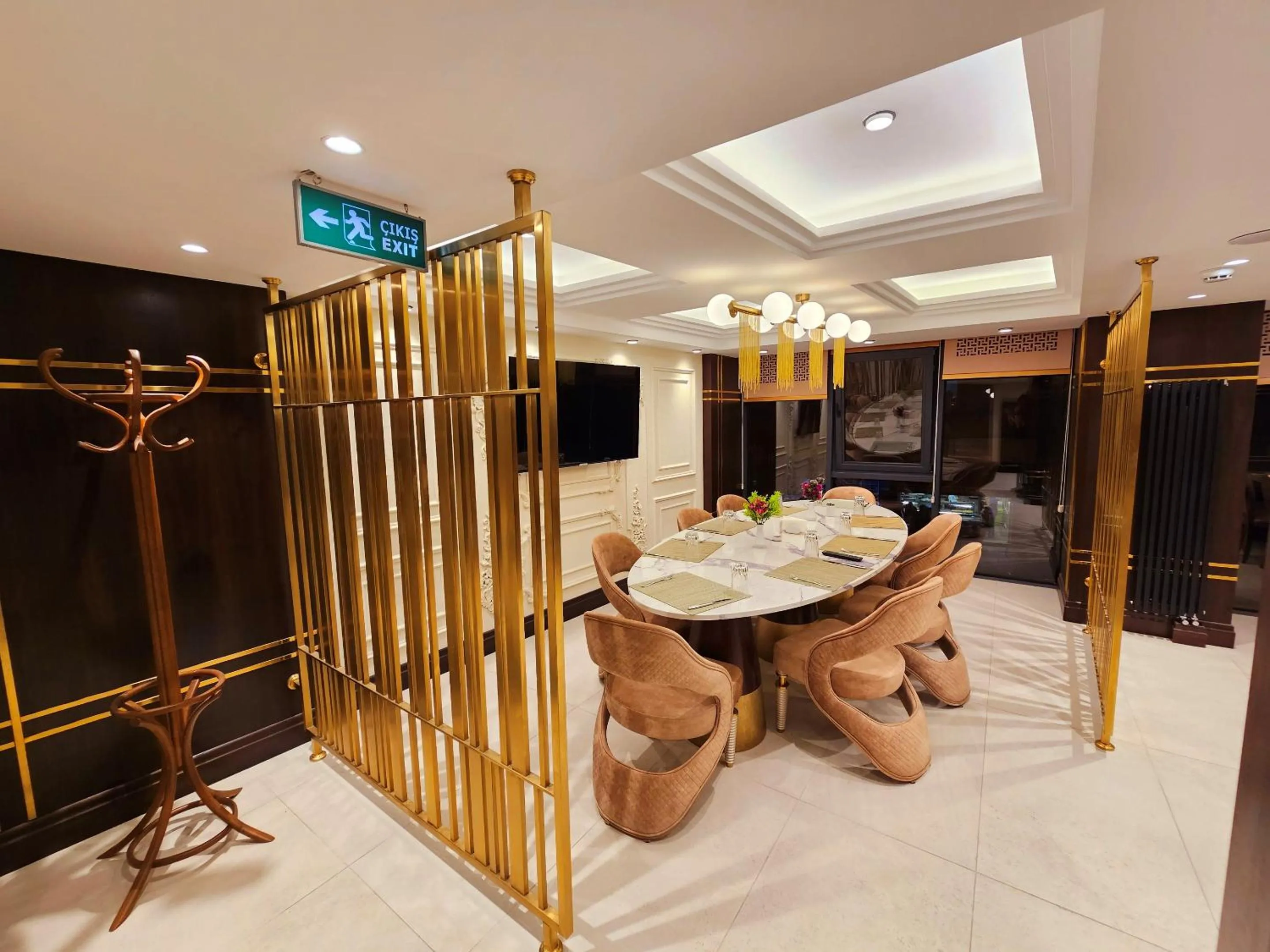 Restaurant/places to eat in Asur Imperıal Hotel