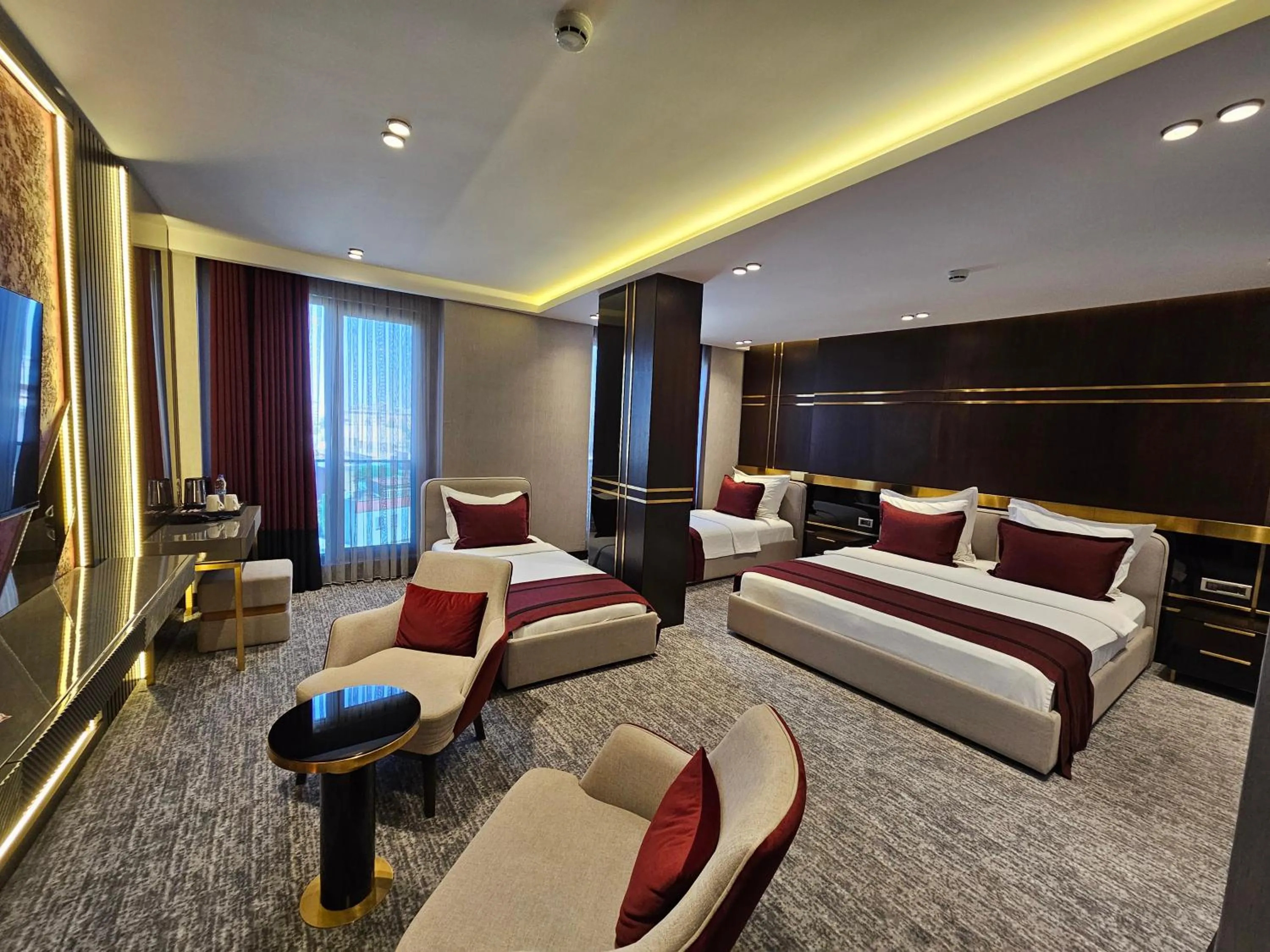 Photo of the whole room, Bed in Asur Imperıal Hotel