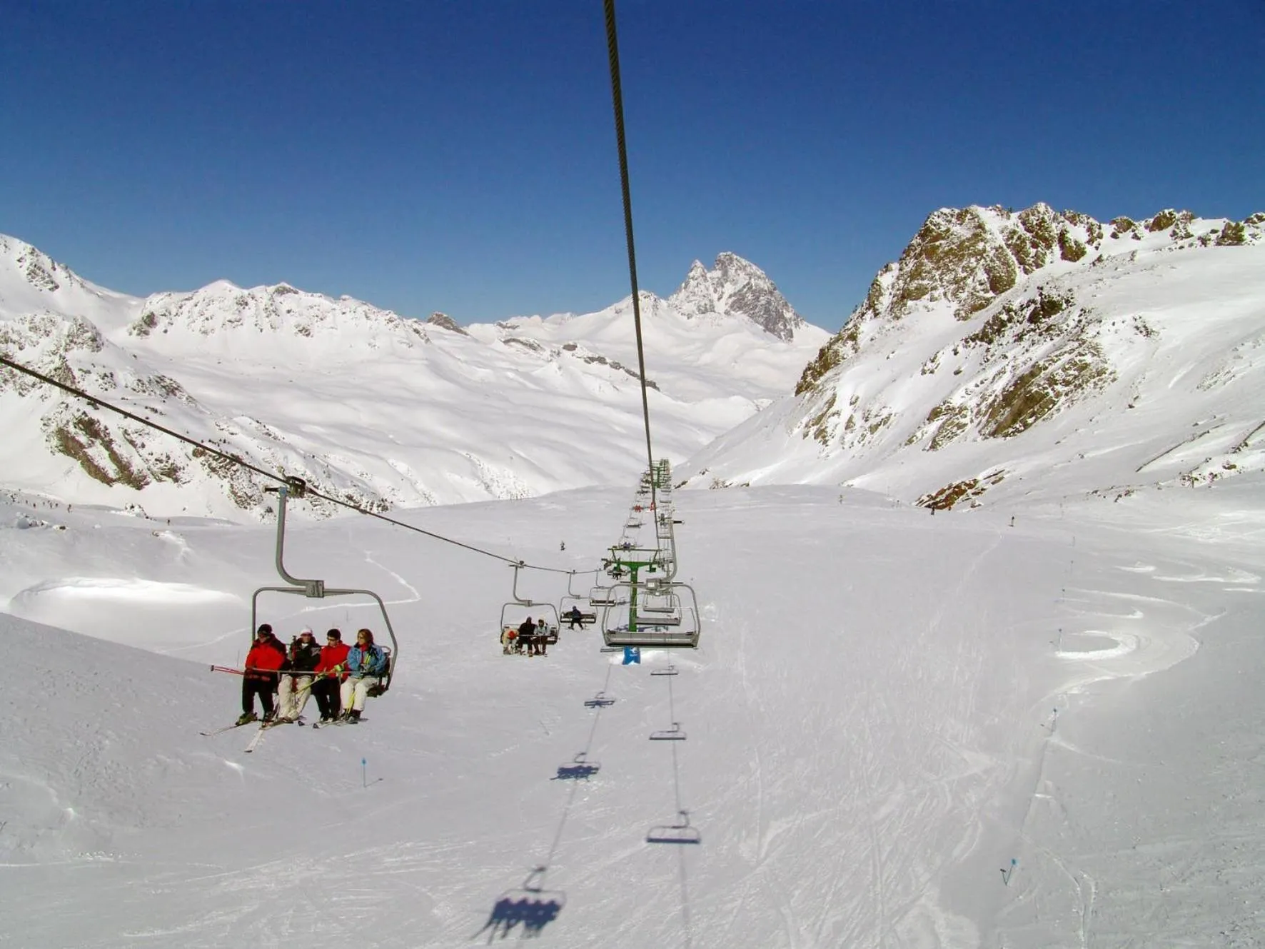Area and facilities in HG Alto Aragón