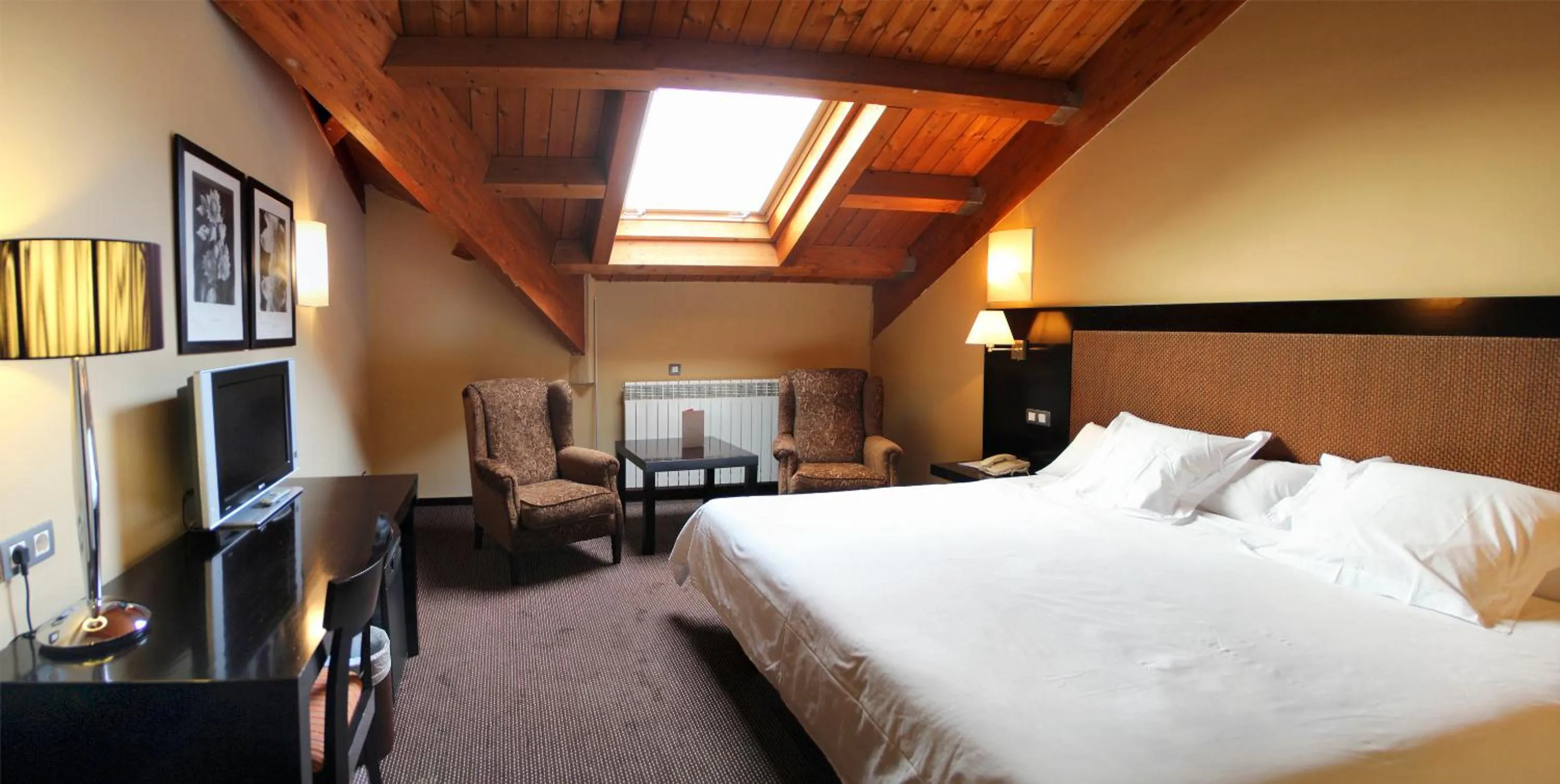 Bedroom, Bed in HG Alto Aragón