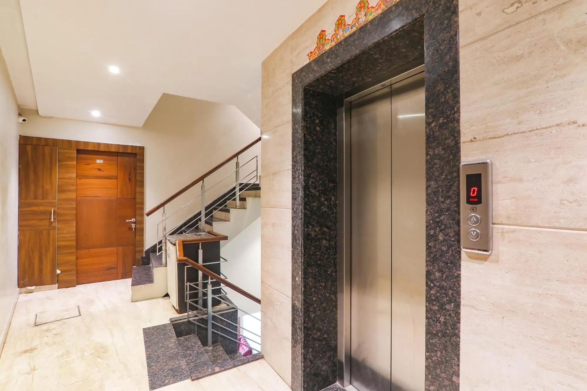 elevator in Via Stay Inn I