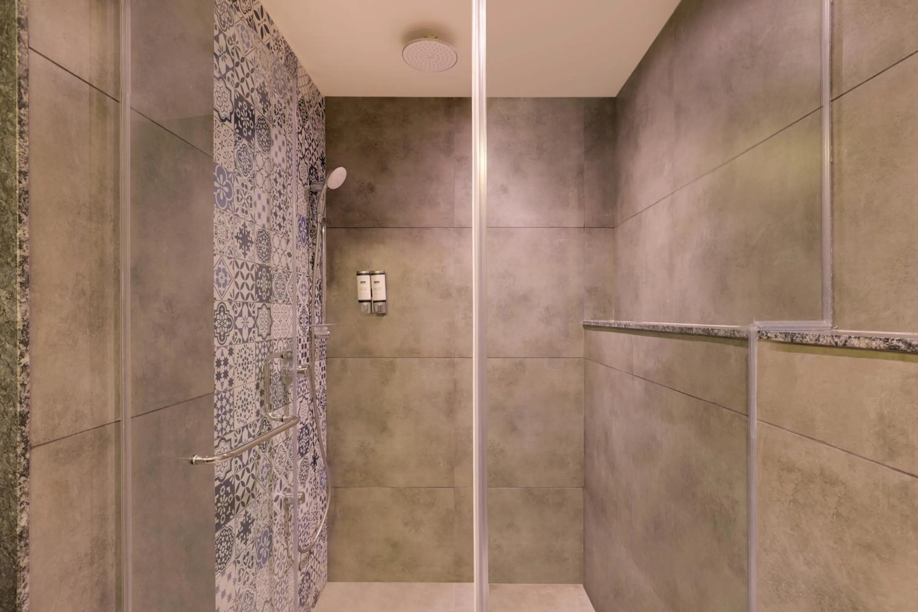 Bathroom in Keys Lite by Lemon Tree Hotels, Vadodara