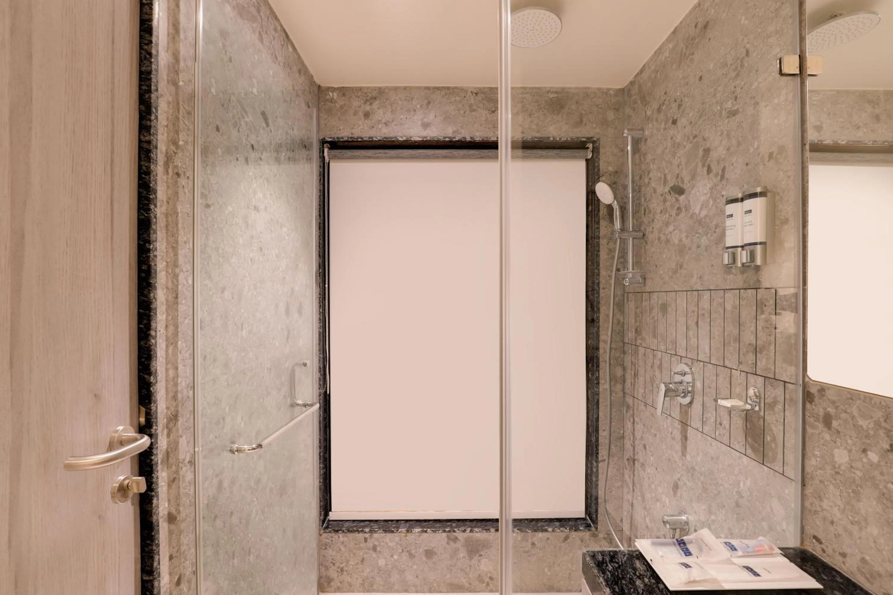 Bedroom in Keys Lite by Lemon Tree Hotels, Vadodara