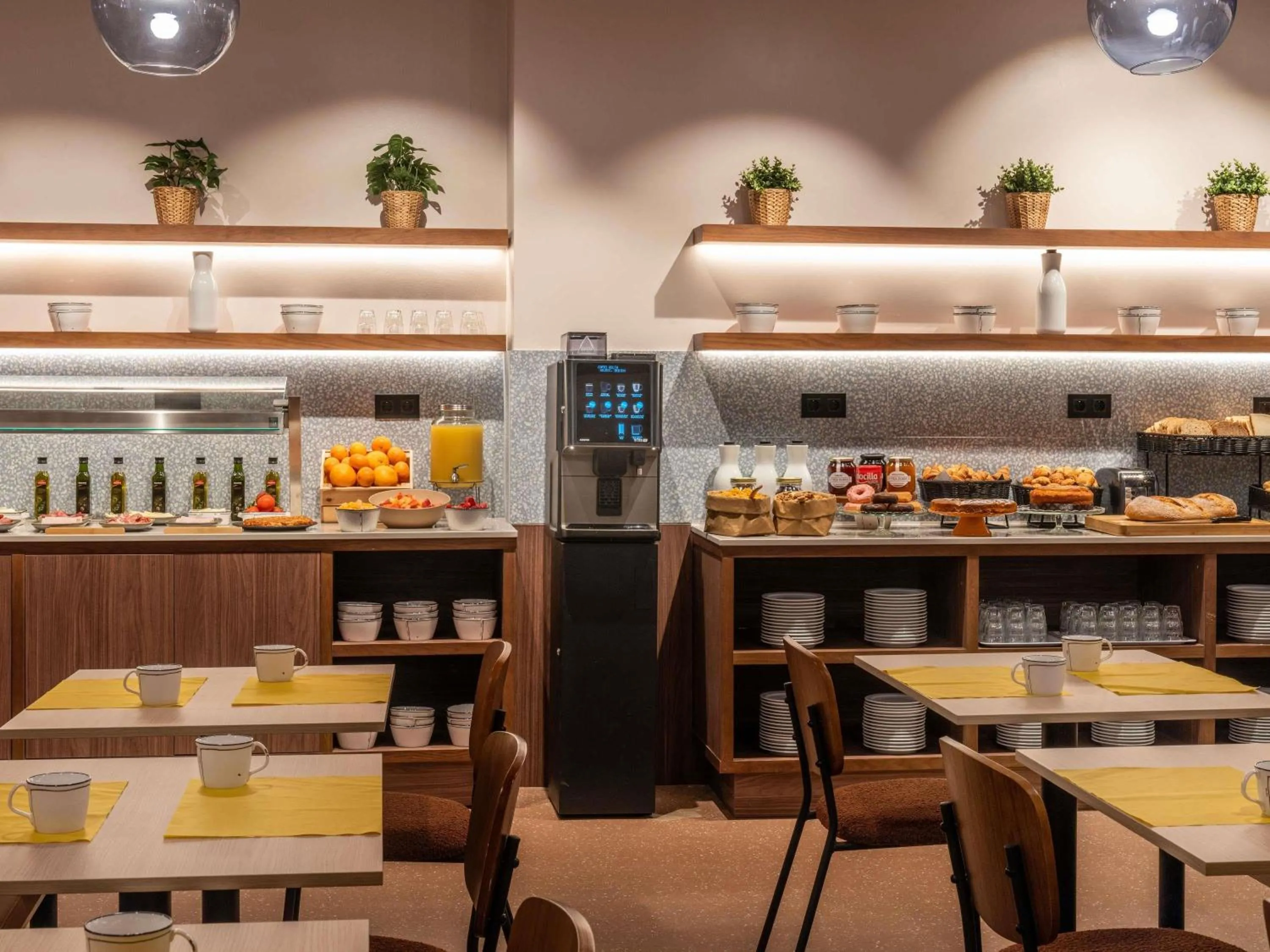 Breakfast in Ibis Styles Zaragoza Centro