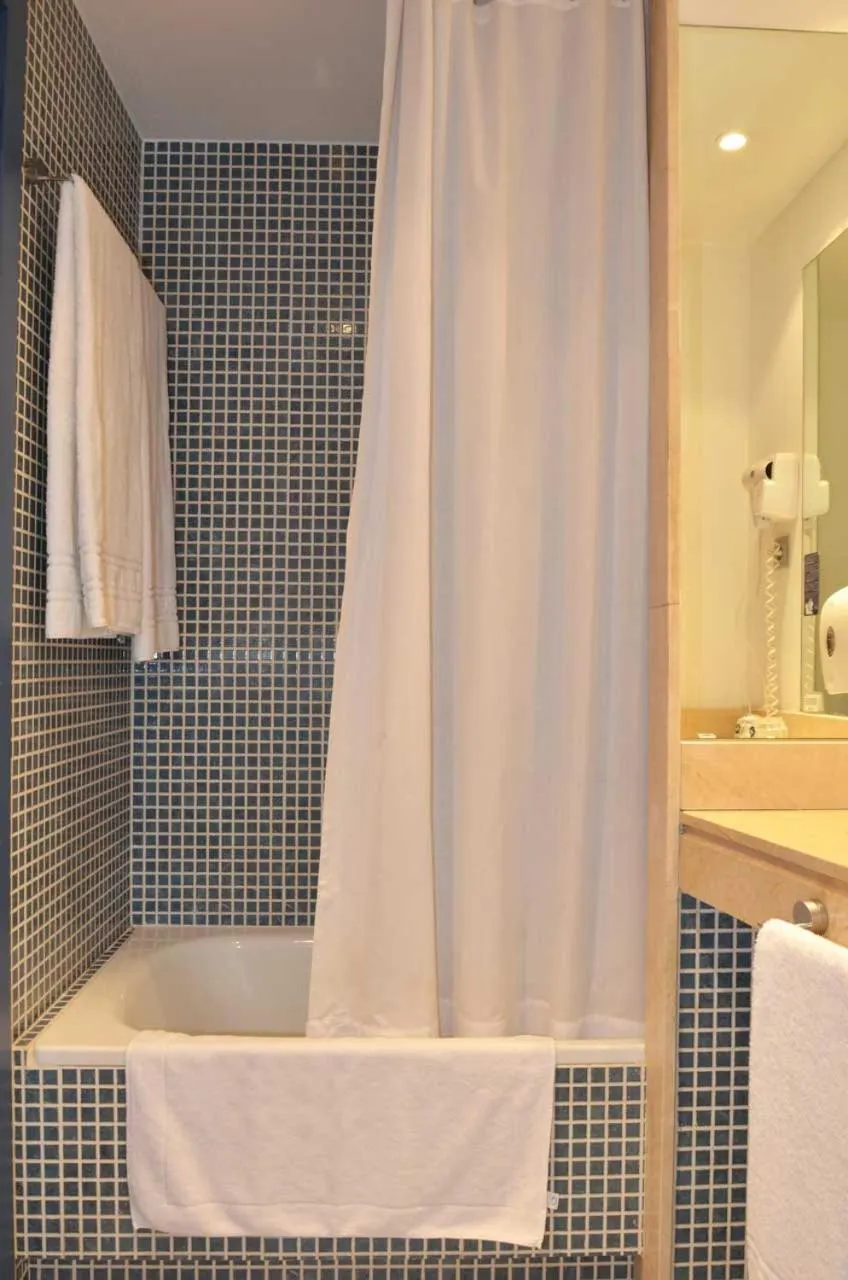 Bathroom in Sercotel Murrieta