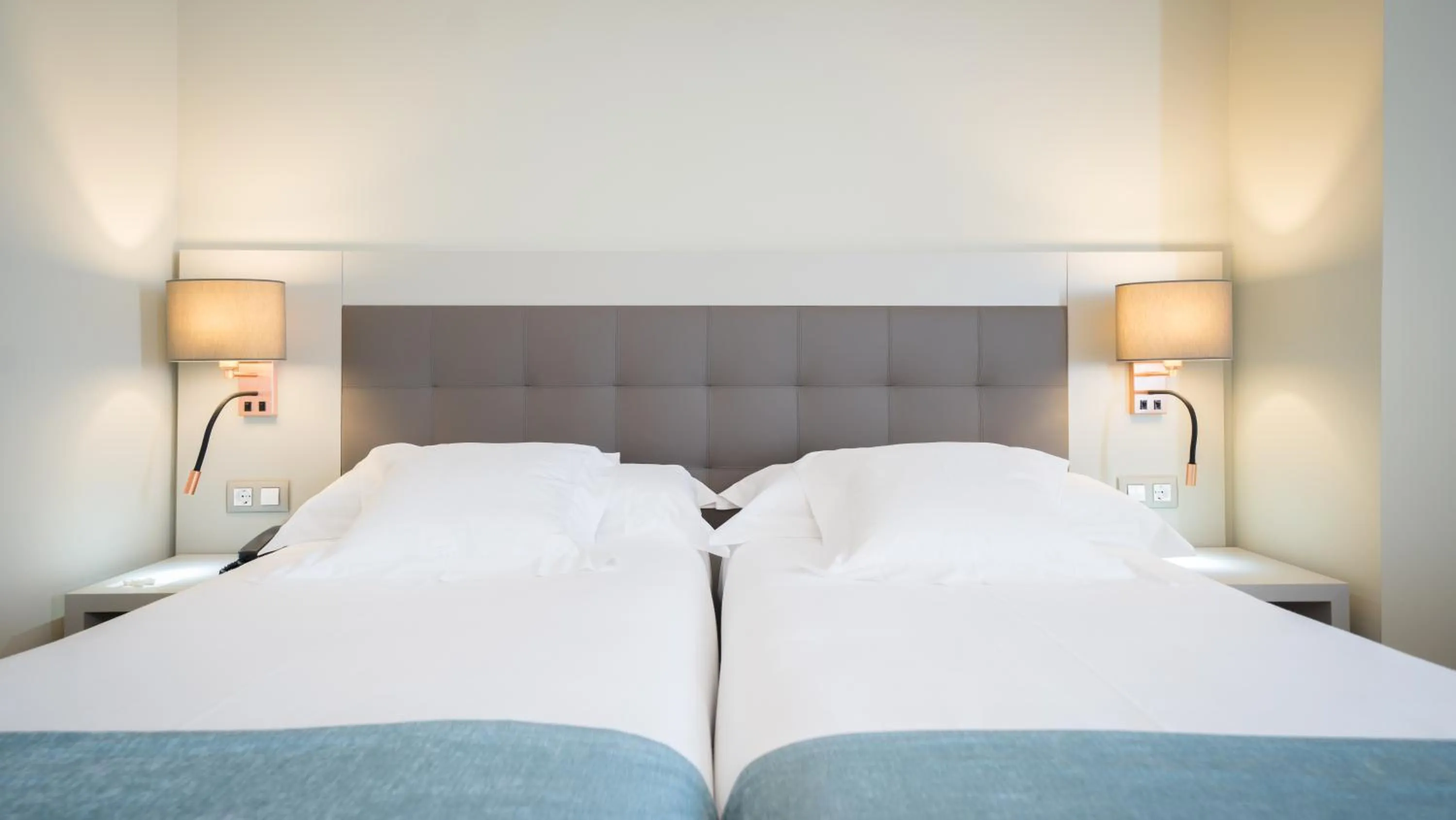 Bedroom in Hotel Carlton Rioja