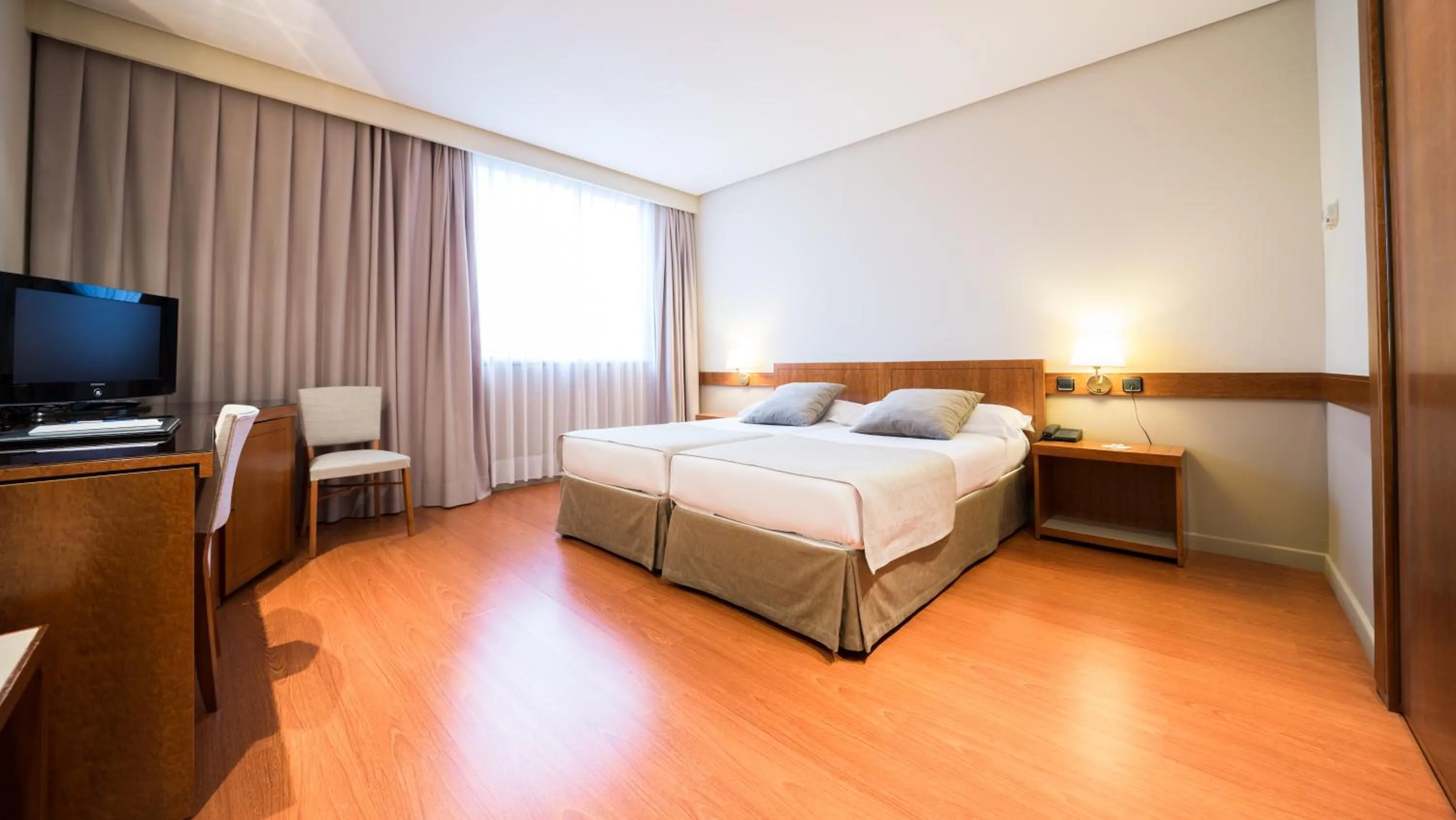 Bedroom in Hotel Carlton Rioja