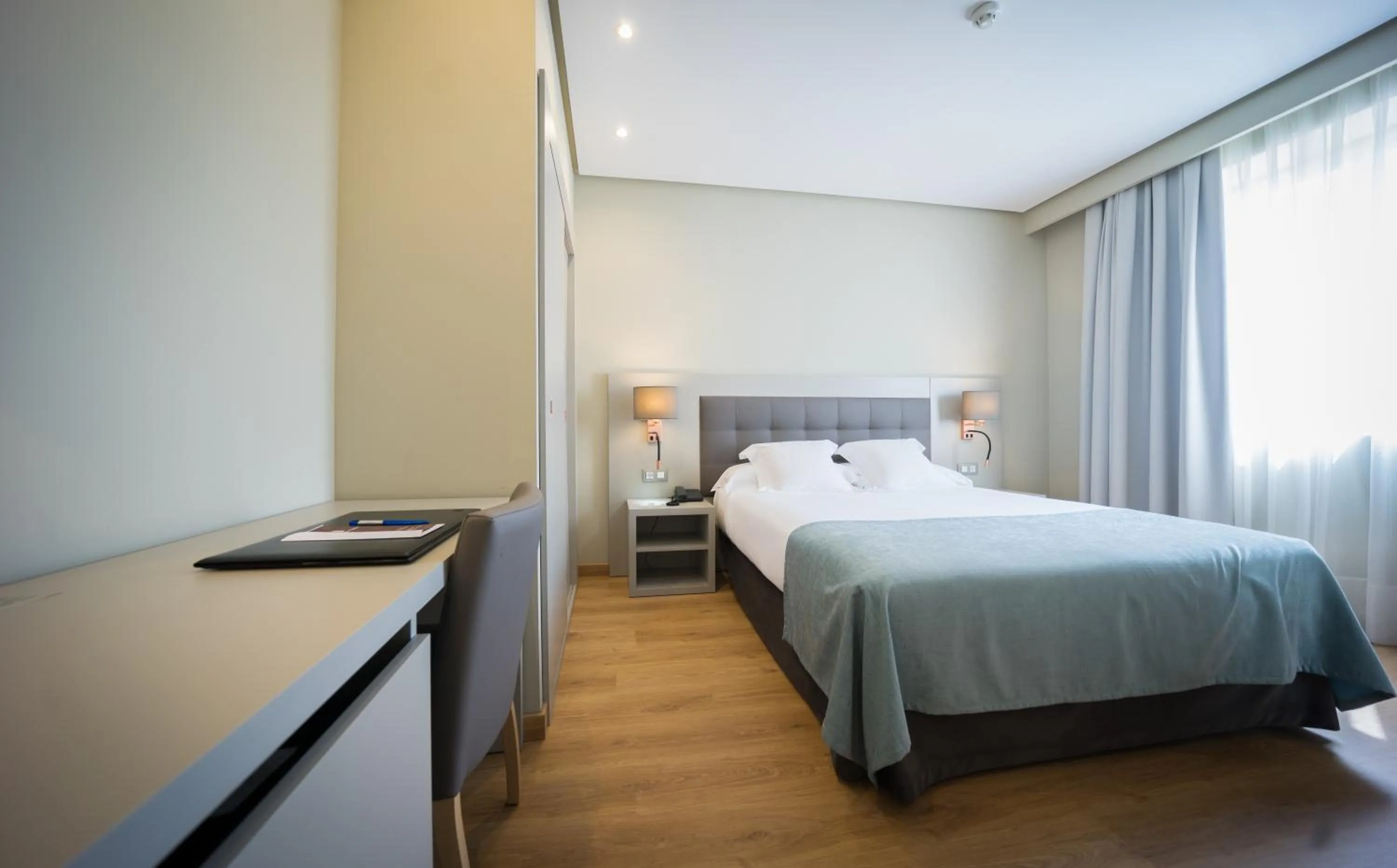 Bedroom in Hotel Carlton Rioja