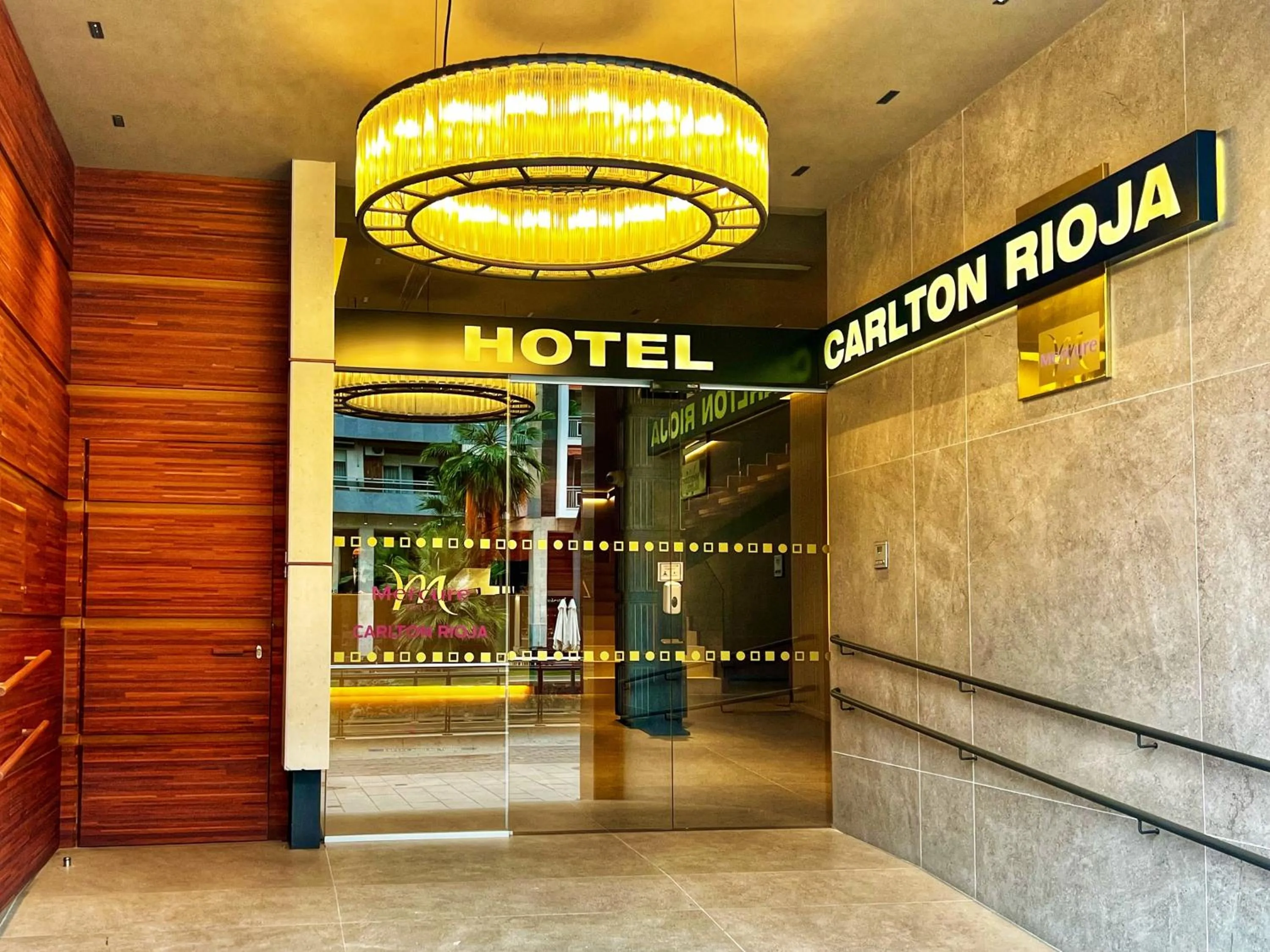 Property building in Hotel Carlton Rioja