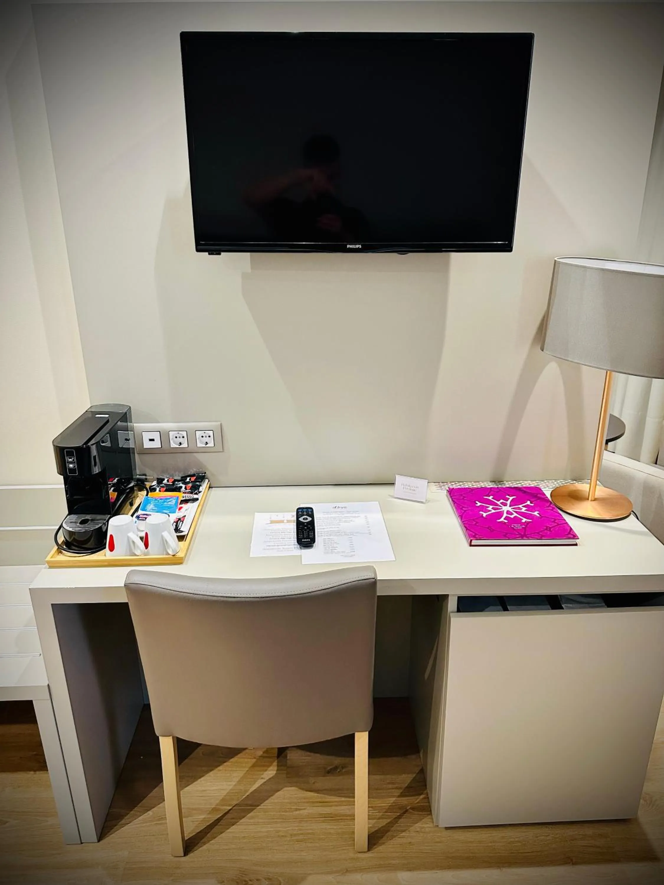 Coffee/tea facilities in Hotel Carlton Rioja