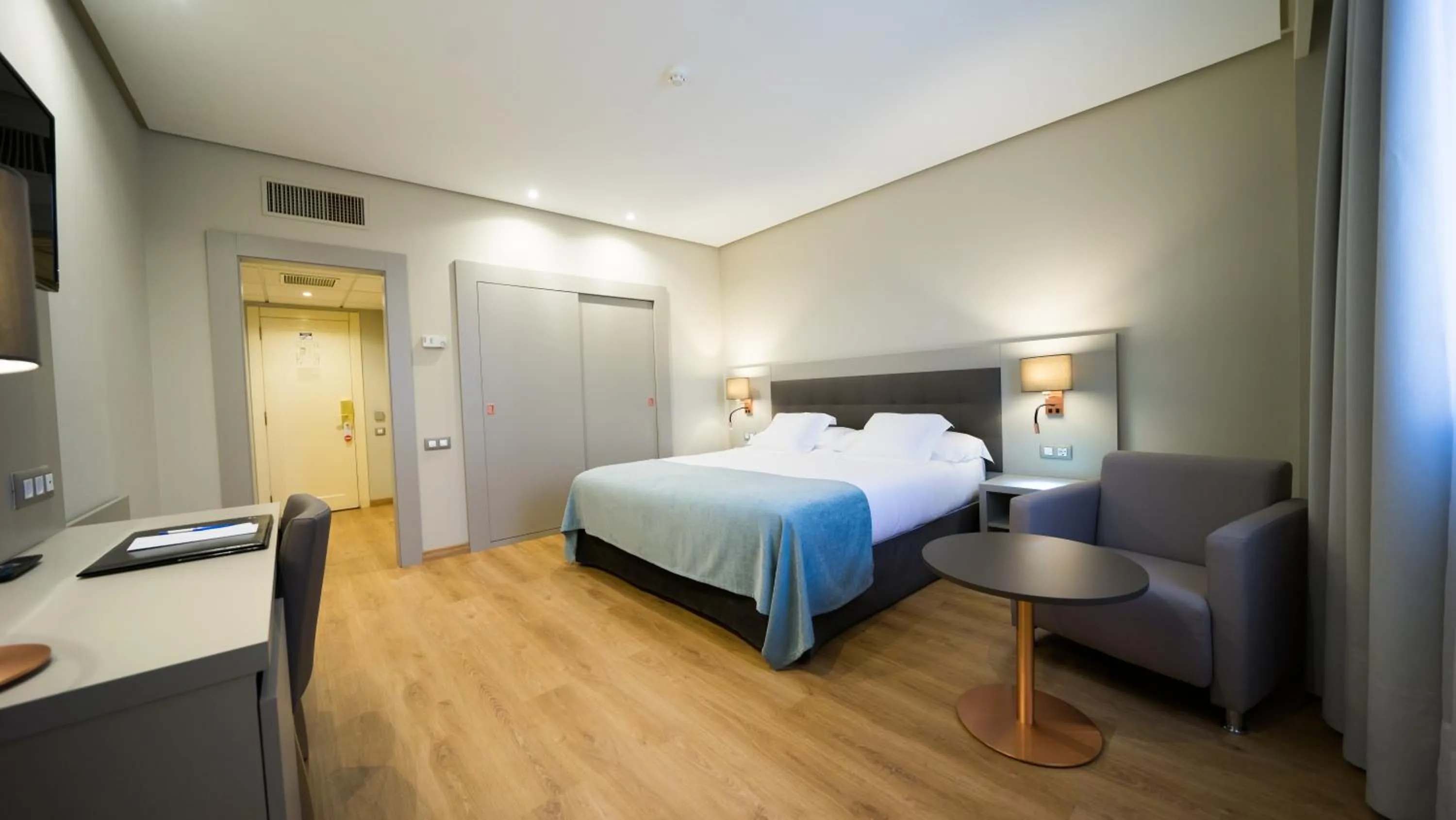 Bedroom in Hotel Carlton Rioja