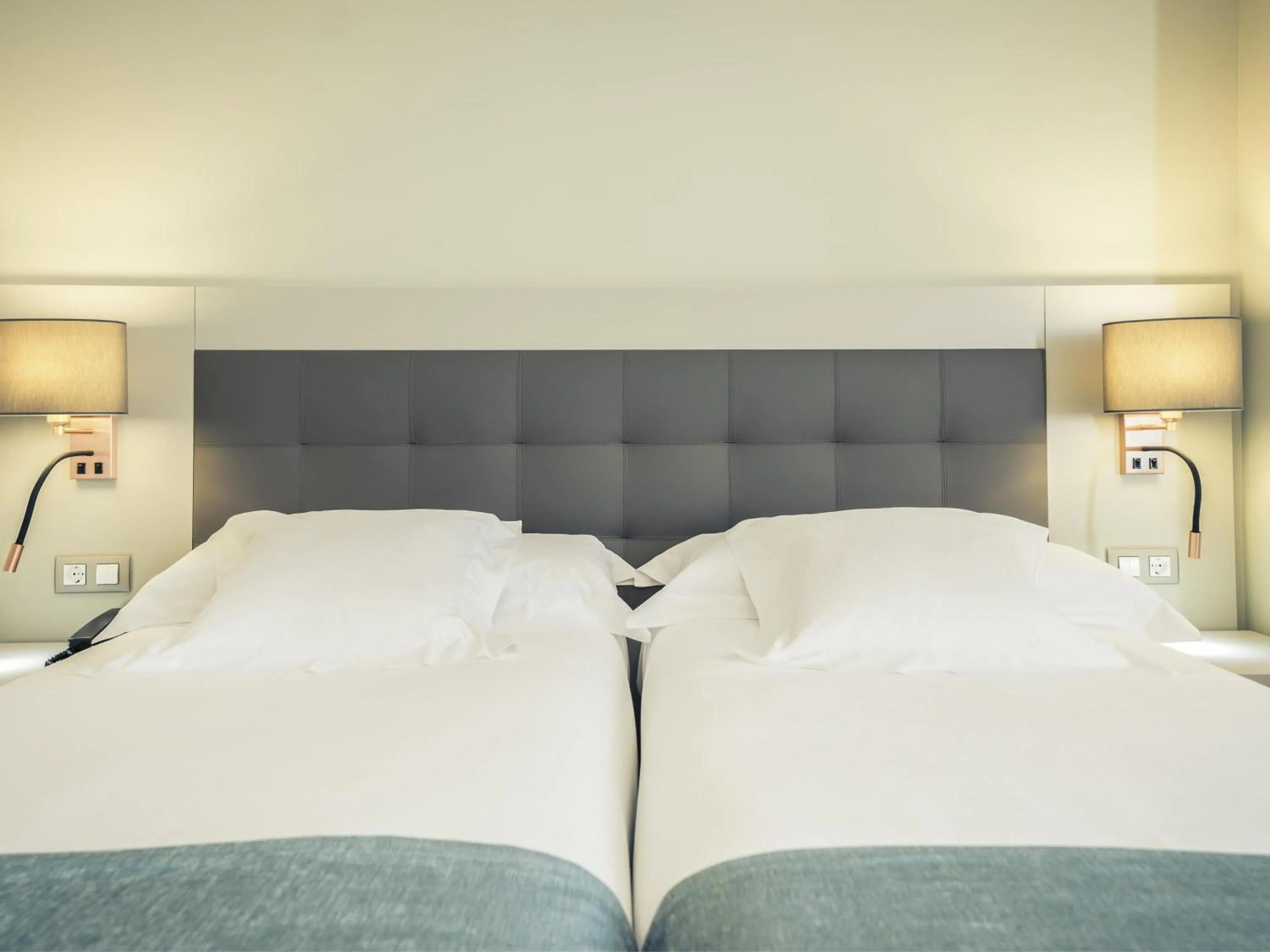 Bedroom in Hotel Carlton Rioja