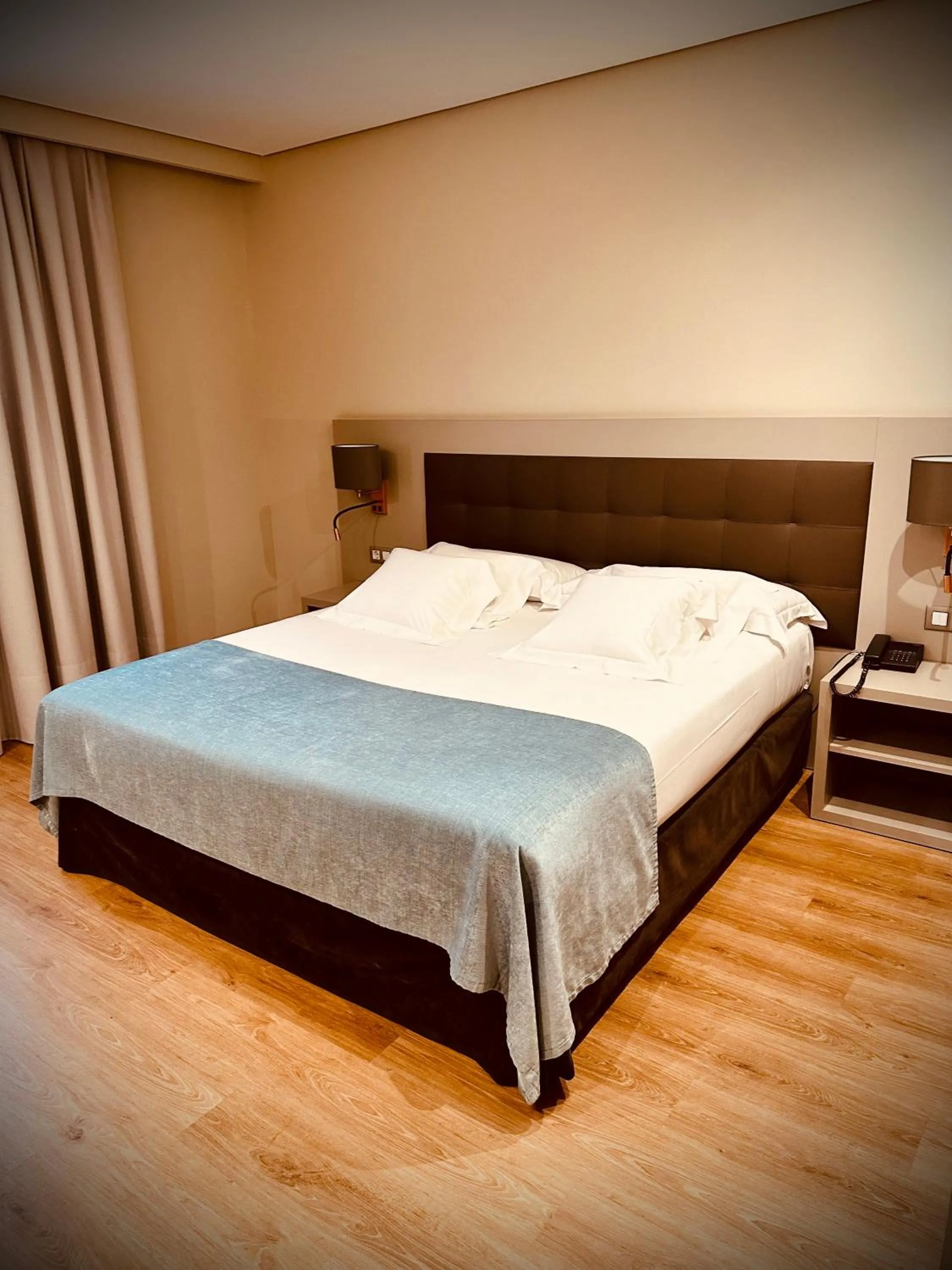 Bed in Hotel Carlton Rioja