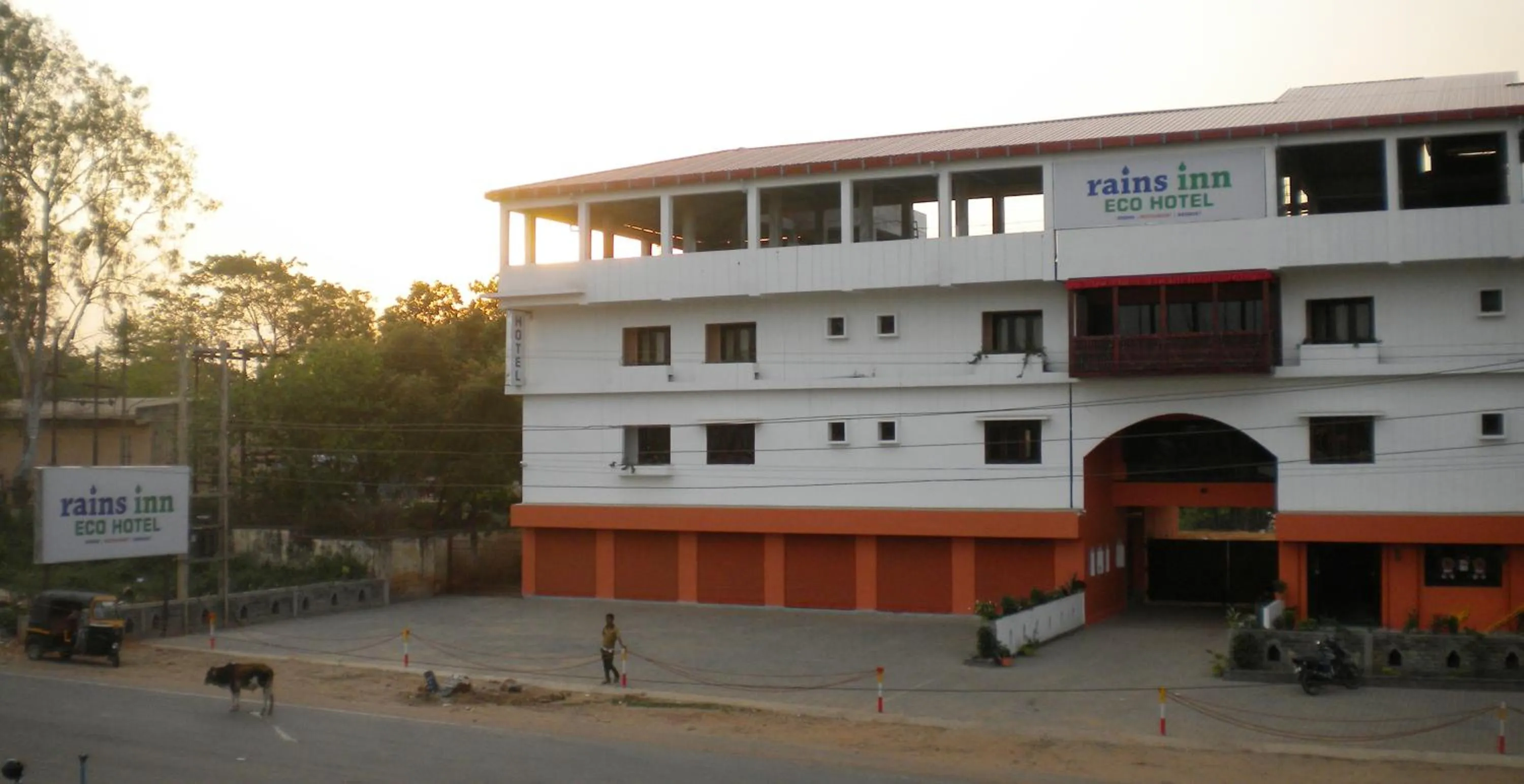 Property building in Rains Inn Eco Hotel